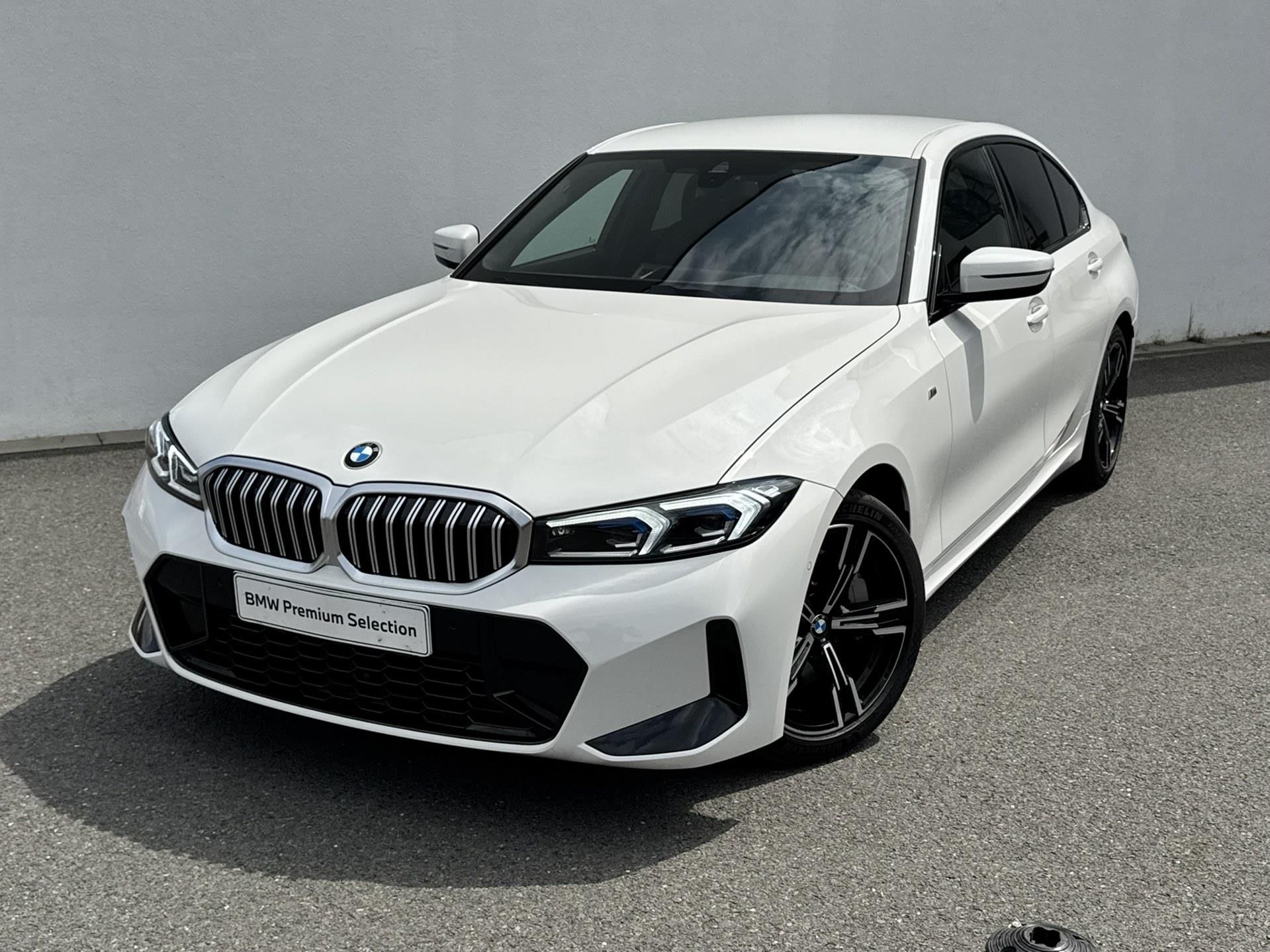 BMW Řada 3, 330i xDrive Sedan Mpaket