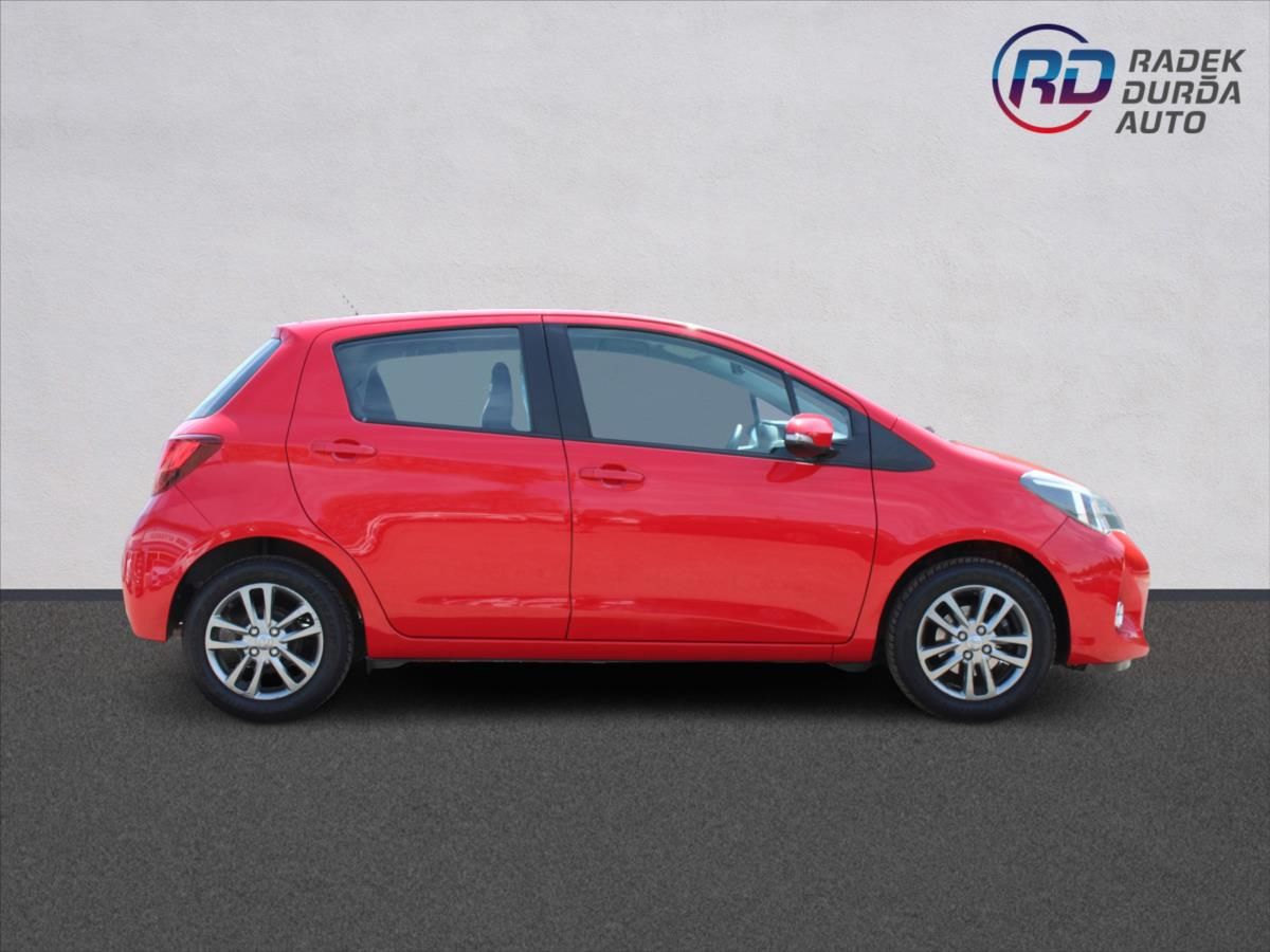 Toyota Yaris, 1,3 VVT-i  ČR,1MAJ,DPH,AUTOMAT - fotka 4