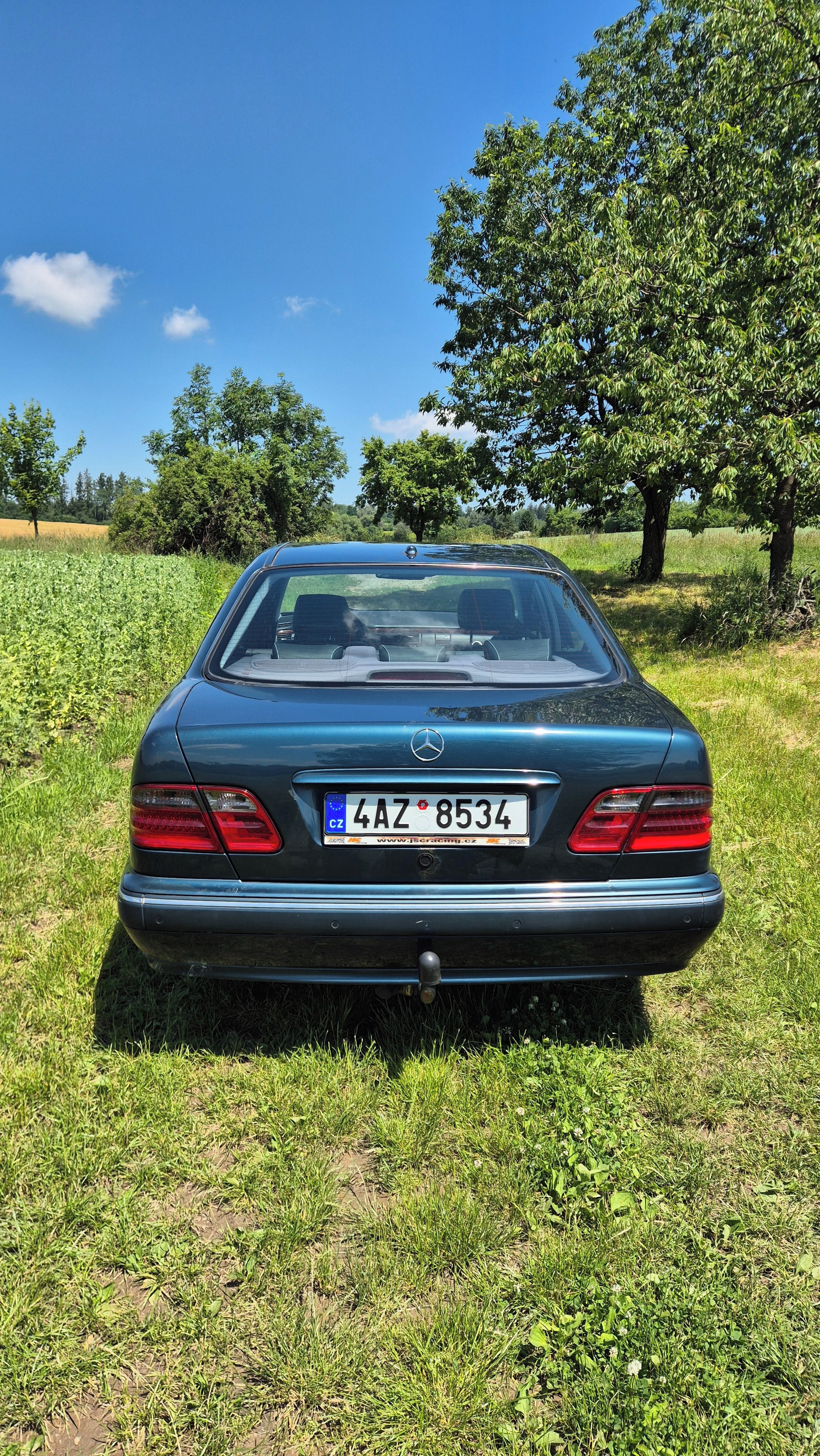 Mercedes-Benz Třídy E, E320 W210, tažné, STK 2028 - fotka 4