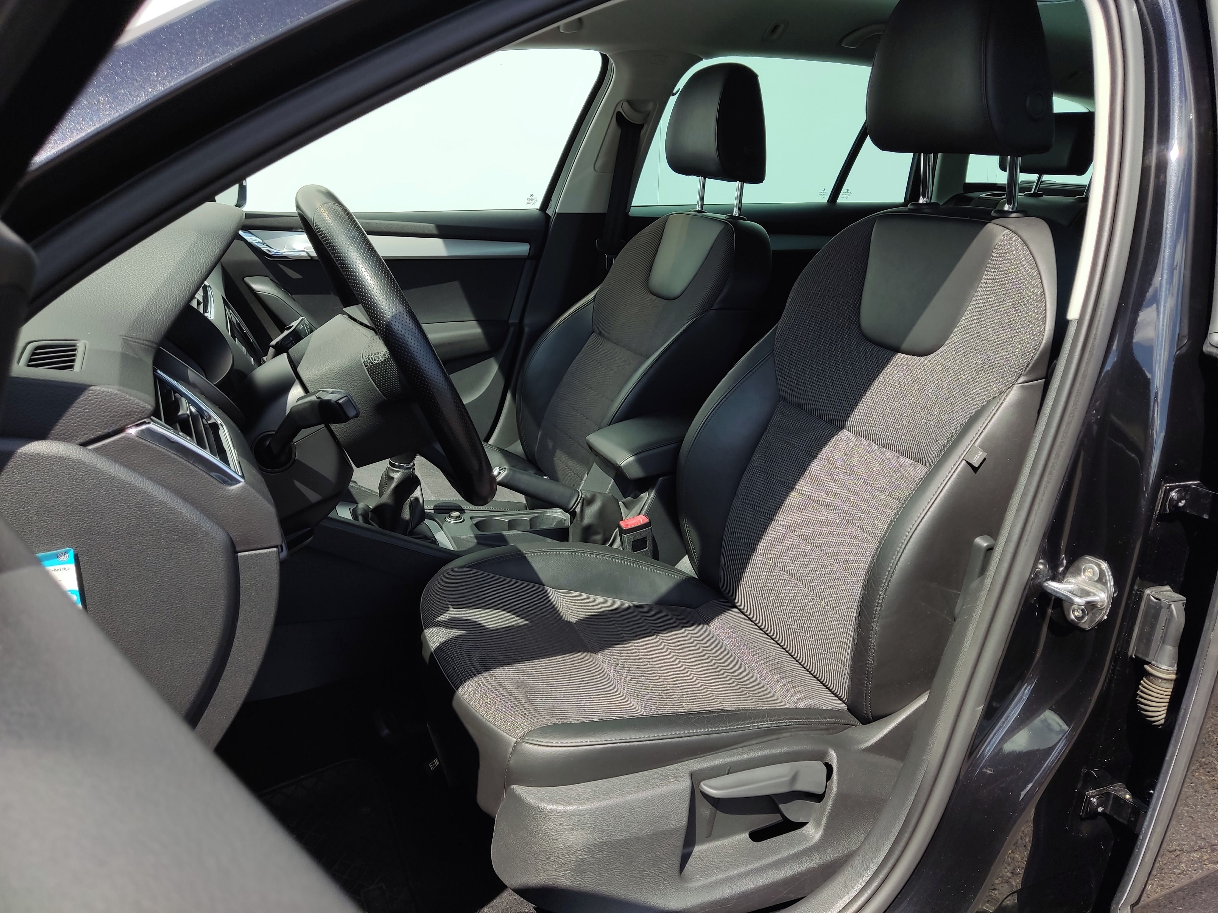 Škoda Octavia, Combi 1.2 TSI 77 kW Elegance - fotka 6