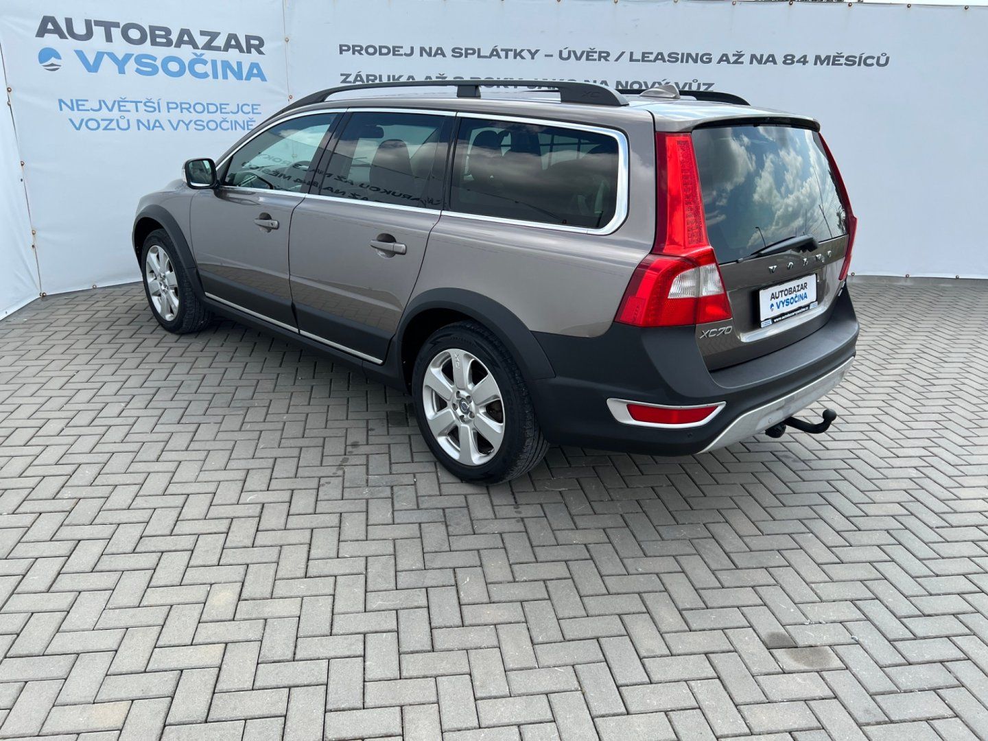 Volvo XC70, 2.4 D5 154kW! AWD! SUMMUM! - fotka 6