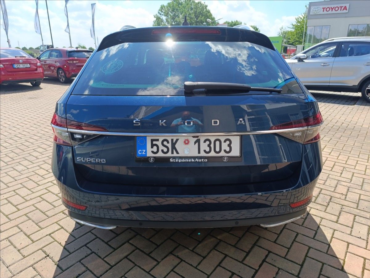 Škoda Superb, 2,0 TDi, DSG Laurin & Klement - fotka 6