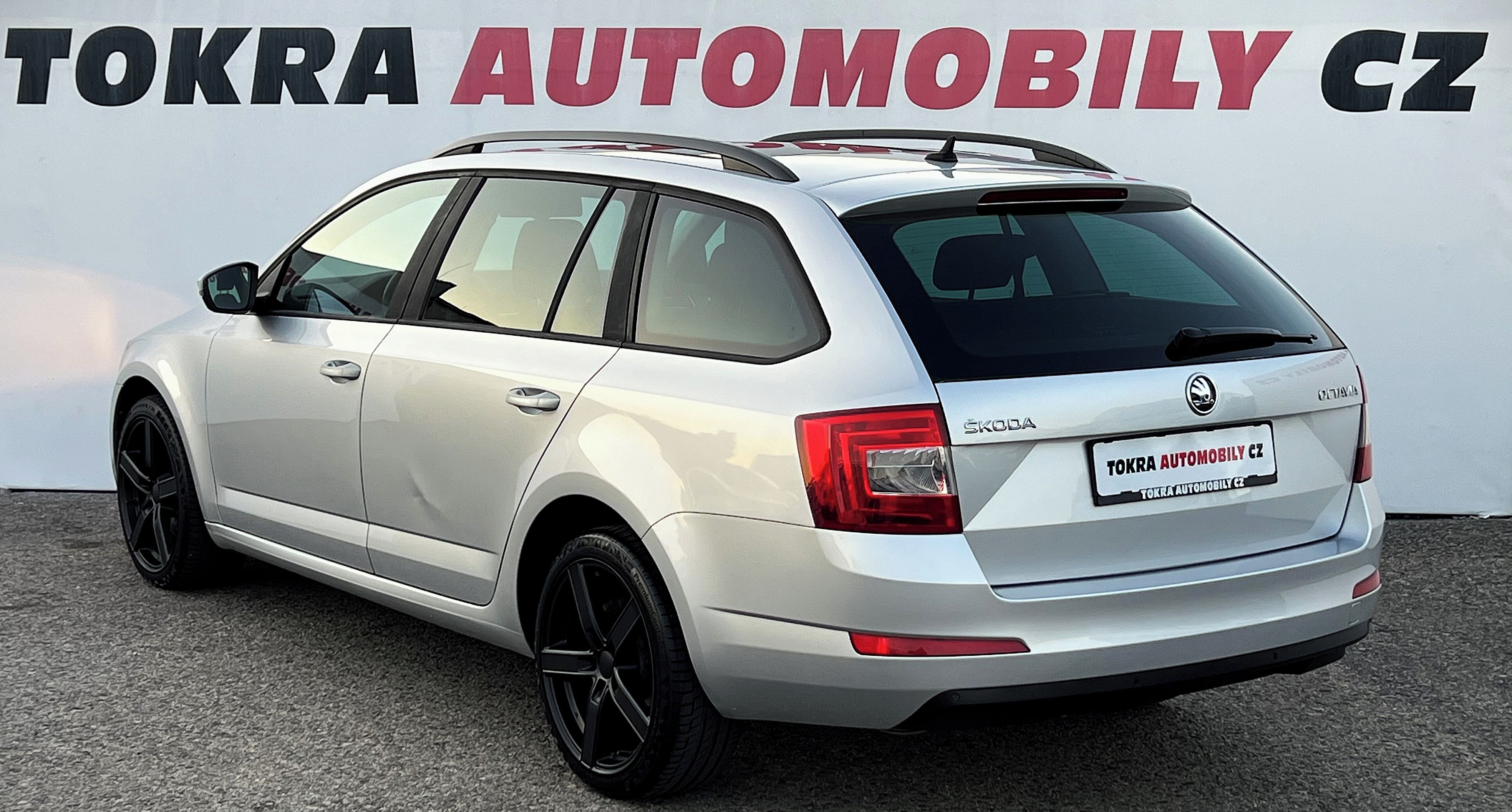 Škoda Octavia, 2.0TDI DSG Navigace Xenon R18 - fotka 6
