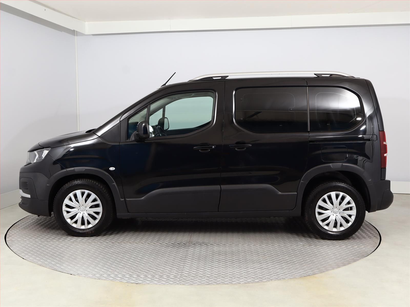 Peugeot Rifter, 1.5 BlueHDi, Active, 5Míst - fotka 3