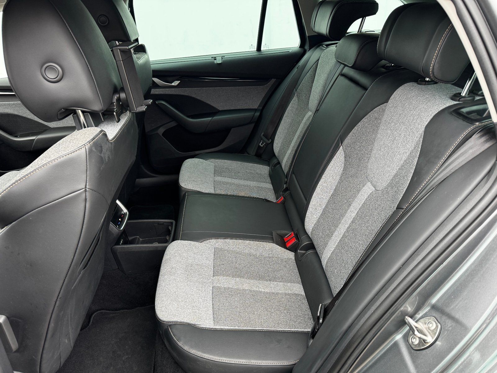 Škoda Octavia, Octavia 2.0 TDi 110 kW 7DSG - fotka 6
