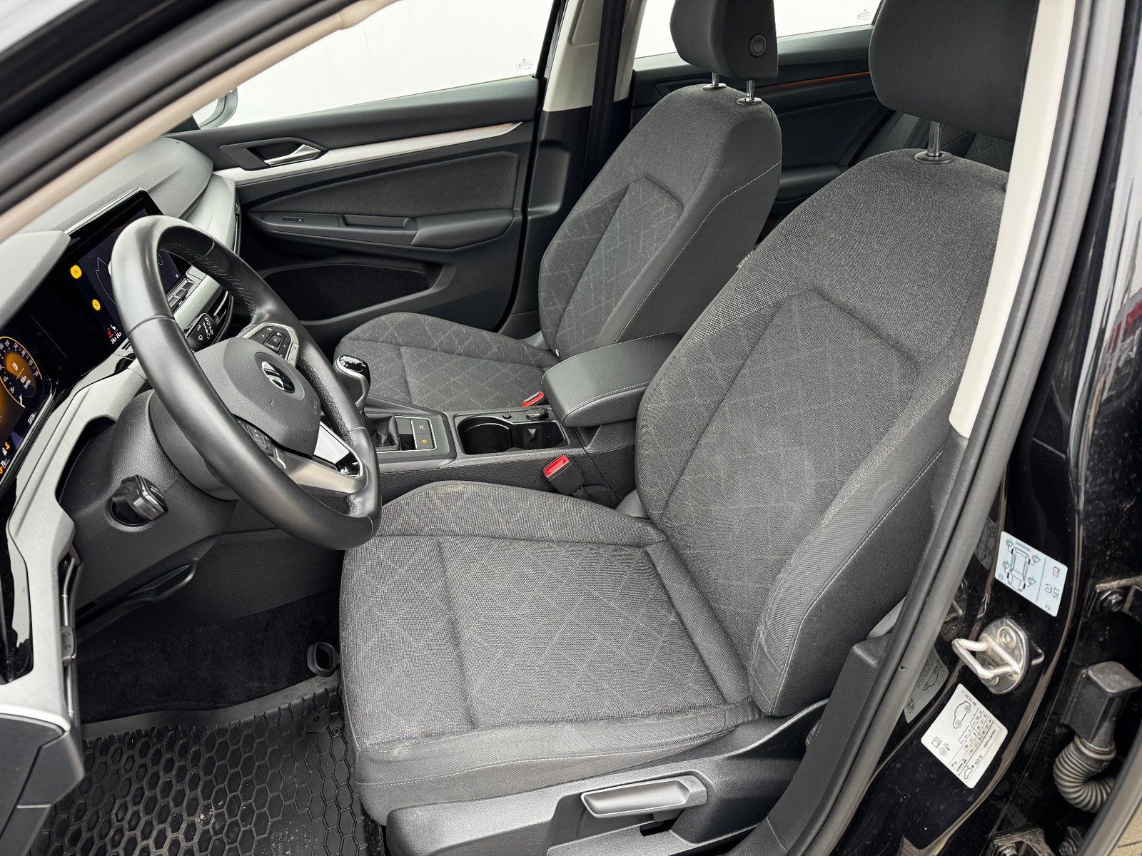Volkswagen Golf, Golf 1,0 TSI 6G Life - fotka 5