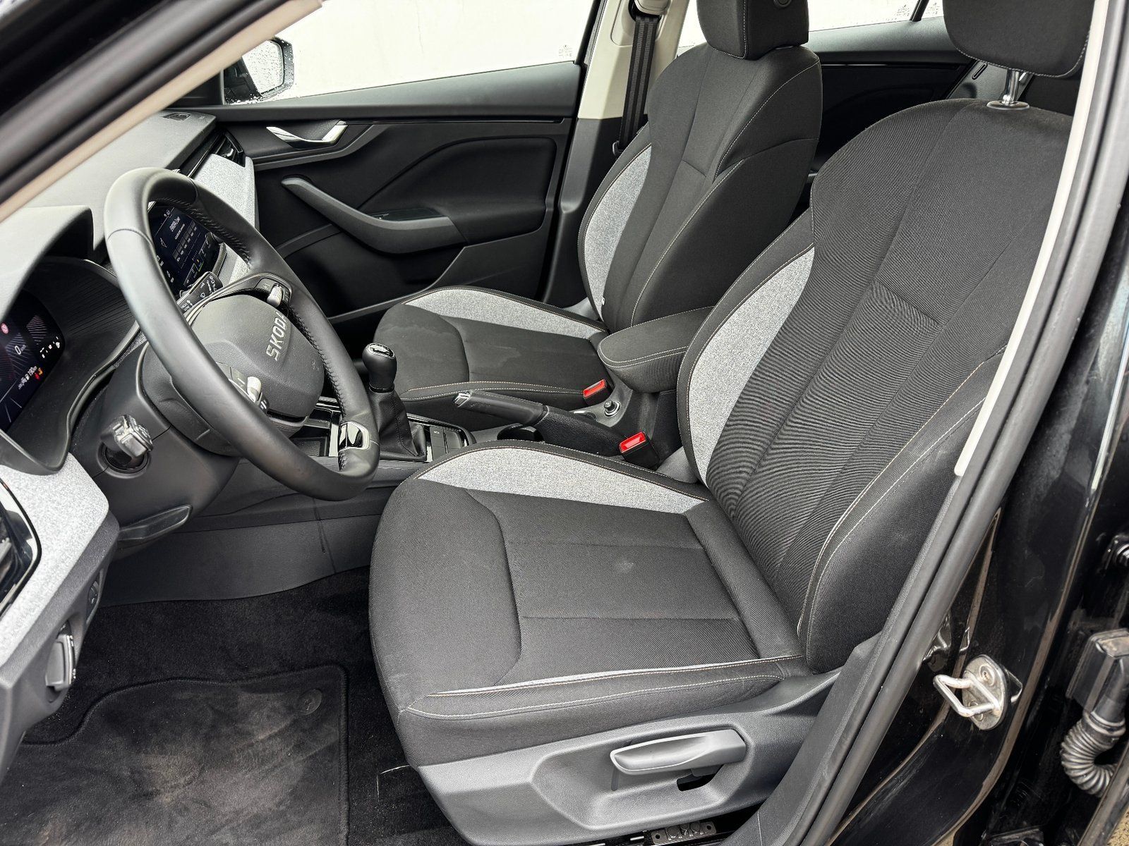 Škoda Scala, Scala 1.0 TSI 85kW Selection - fotka 5