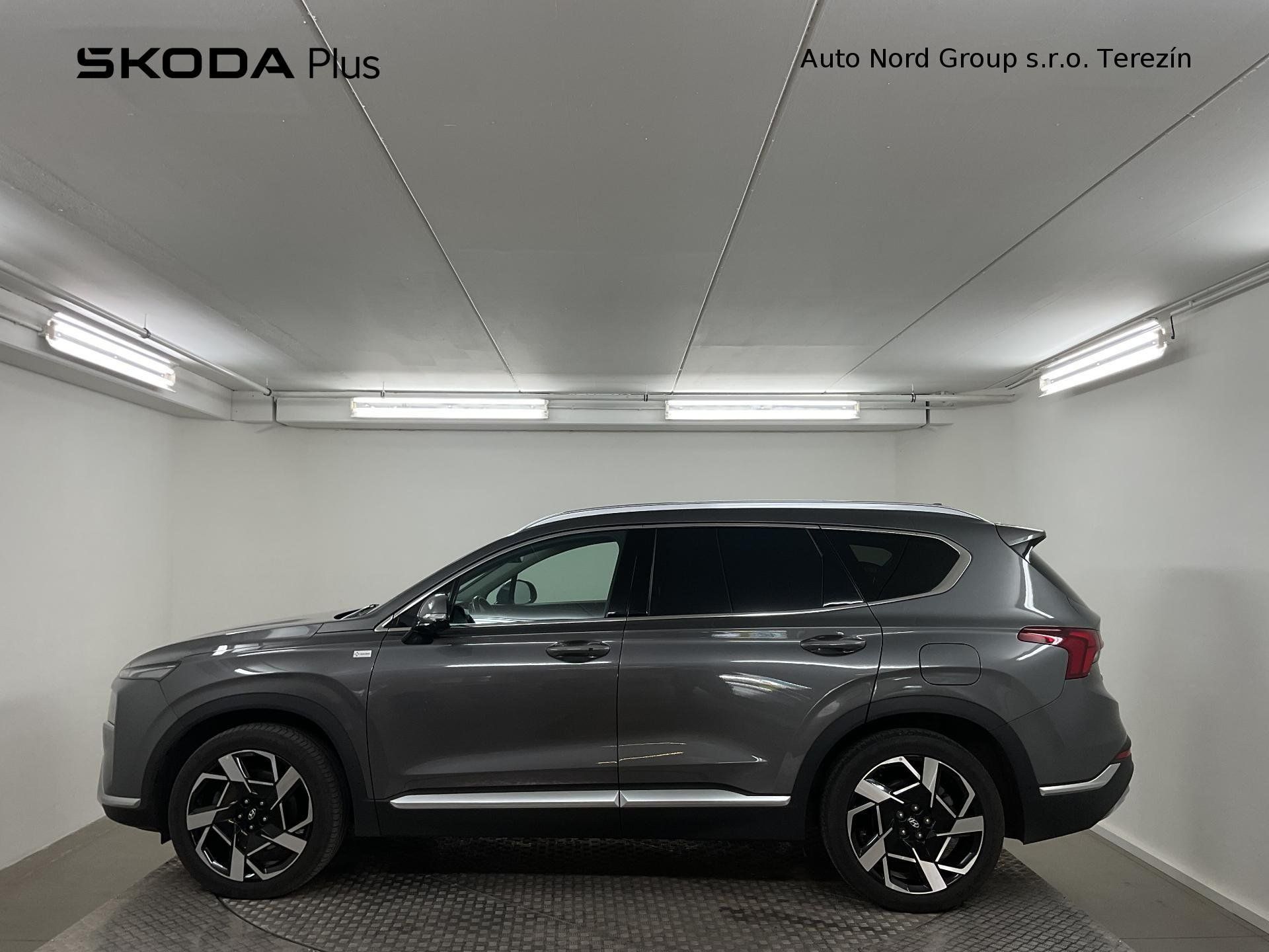 Hyundai Santa Fe, 2.2 CRDi Luxury 4x4 DCT - fotka 3