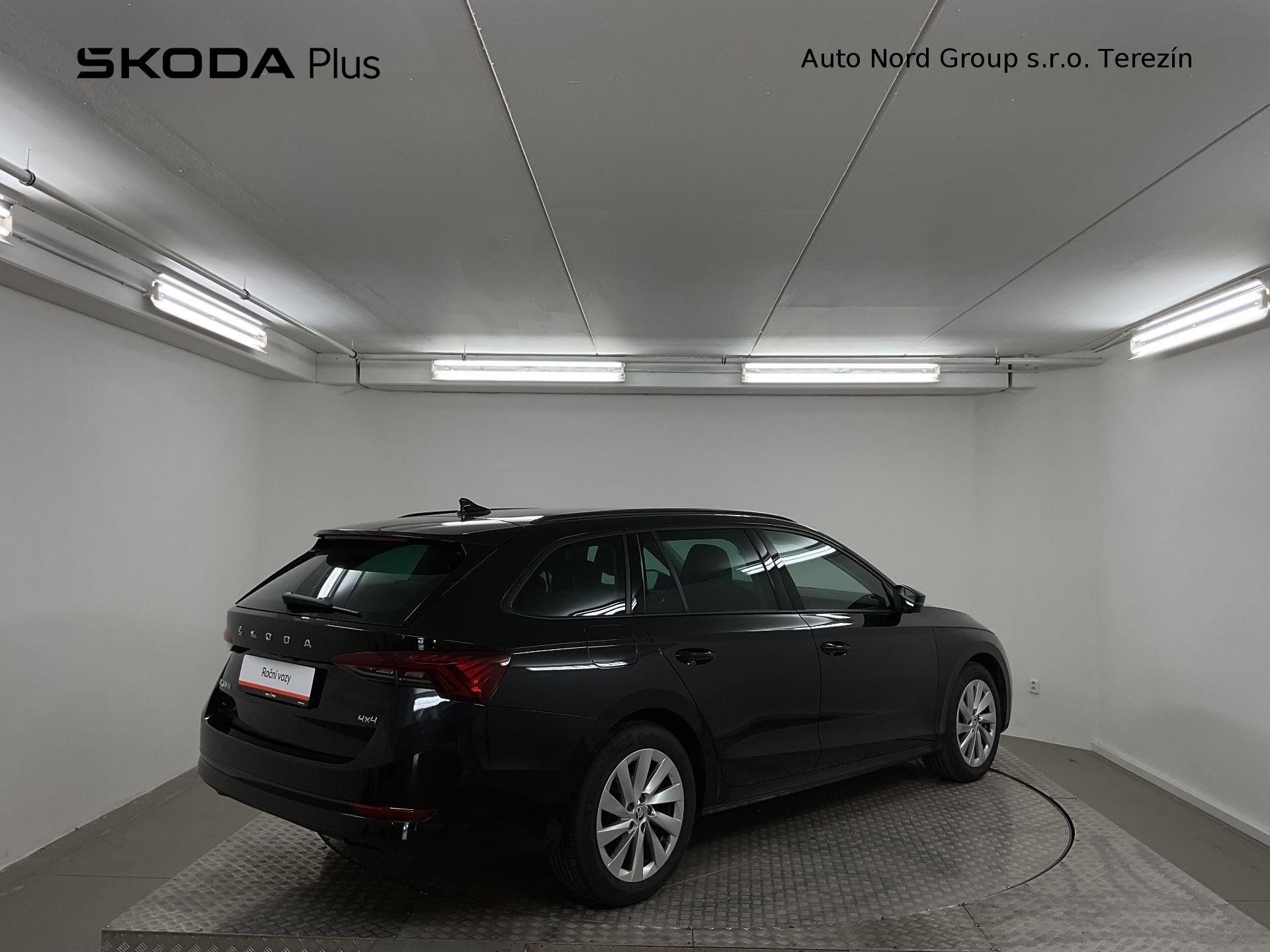 Škoda Octavia, 2.0 TDI 110kW Fresh Combi DSG - fotka 2