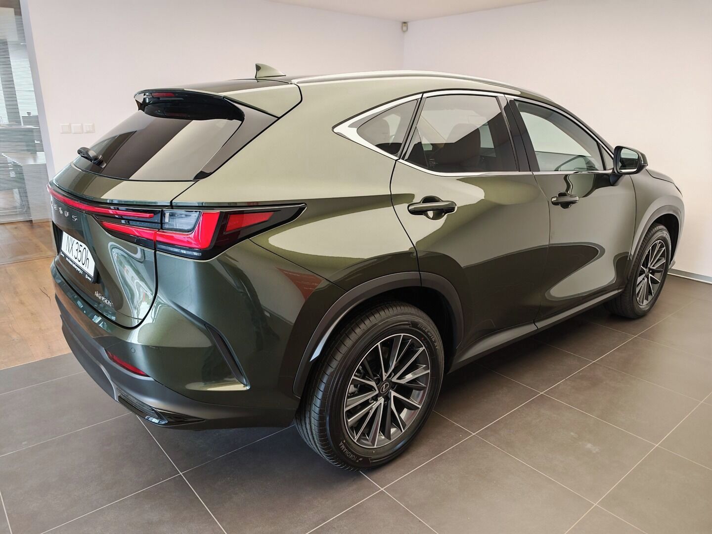 Lexus NX 350h, 350h 4x2 Executive - fotka 4
