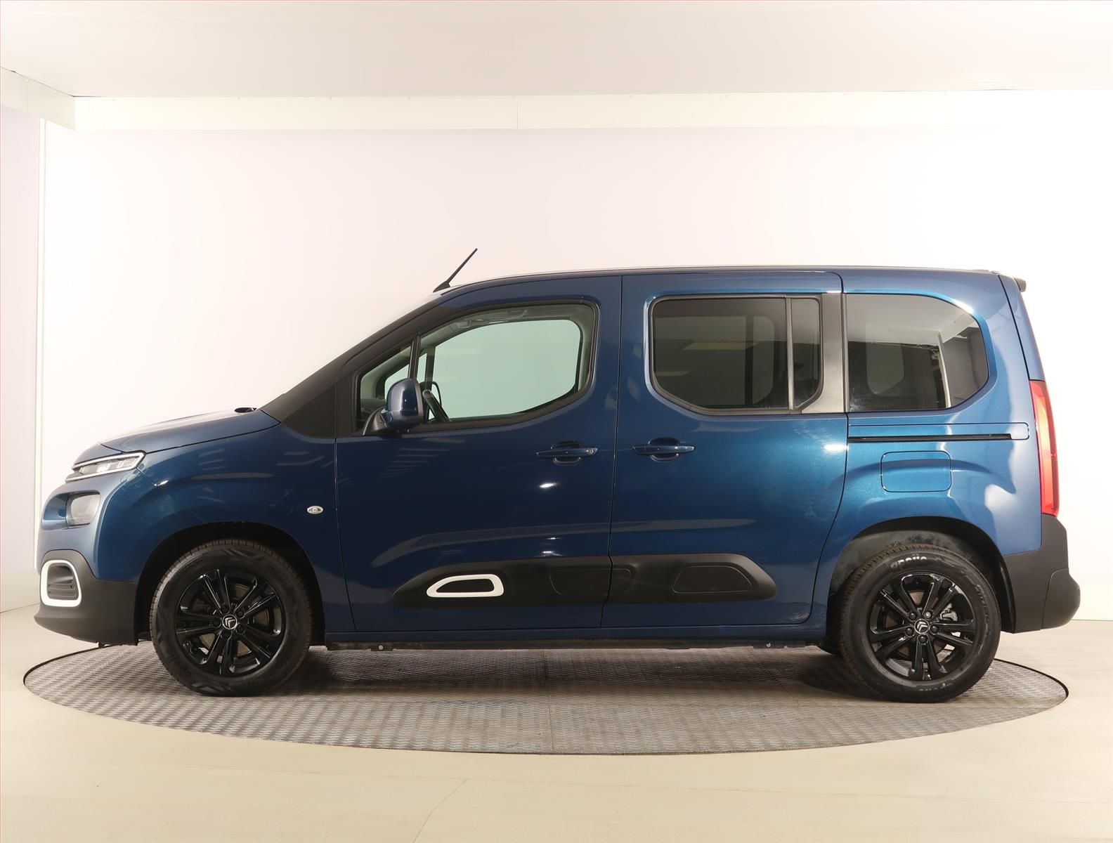 Citroën Berlingo, 1.2 PureTech, Feel, 7Míst - fotka 3