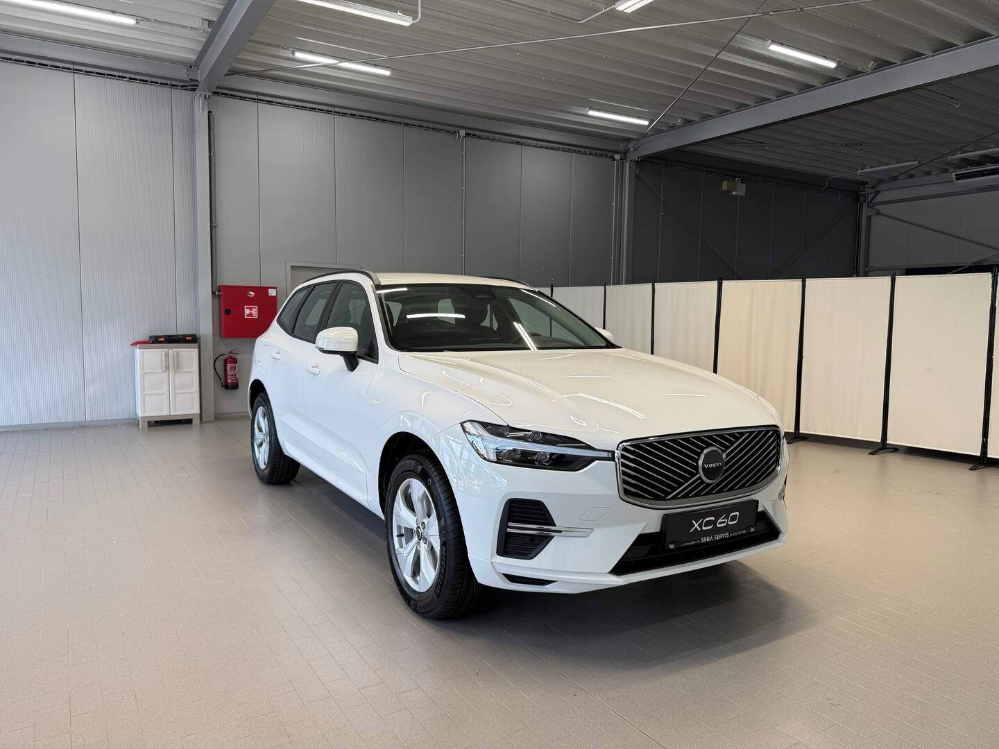 Volvo XC60, B5 2.0L 250+14 HPAT8 AWD CORE - fotka 6