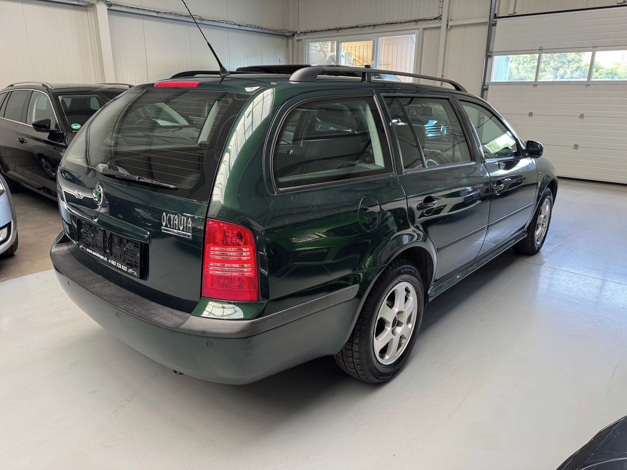 Škoda Octavia, combi 2.0i Elegance - fotka 6