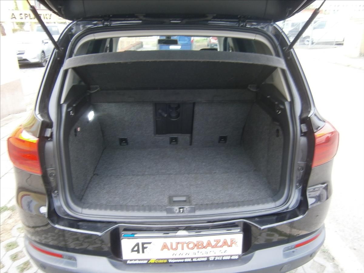 Volkswagen Tiguan, 2,0 TDI  SPORT - fotka 6
