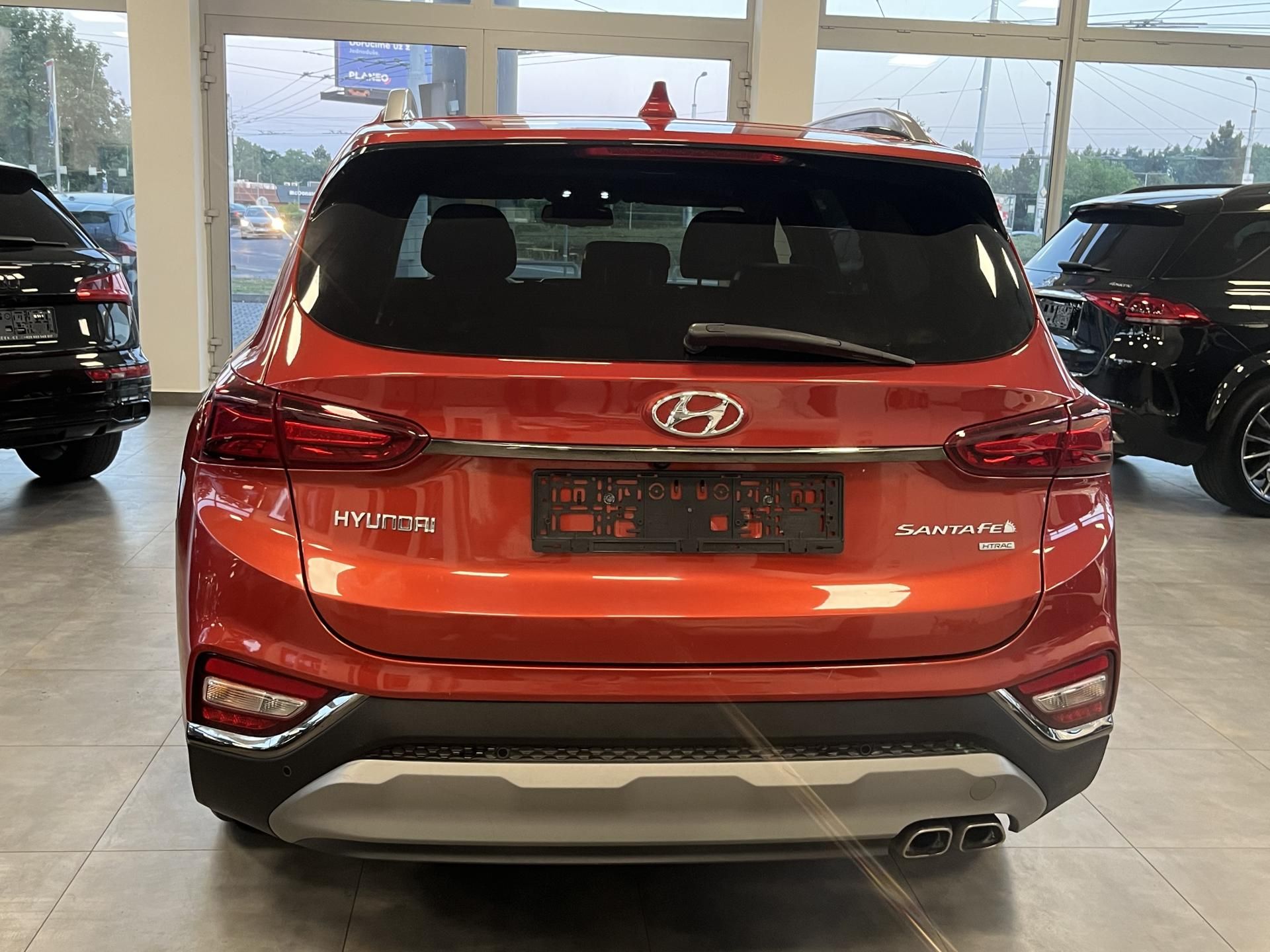 Hyundai Santa Fe, 2,2CRDI 4X4 NAVIGACE 7.MÍST - fotka 6
