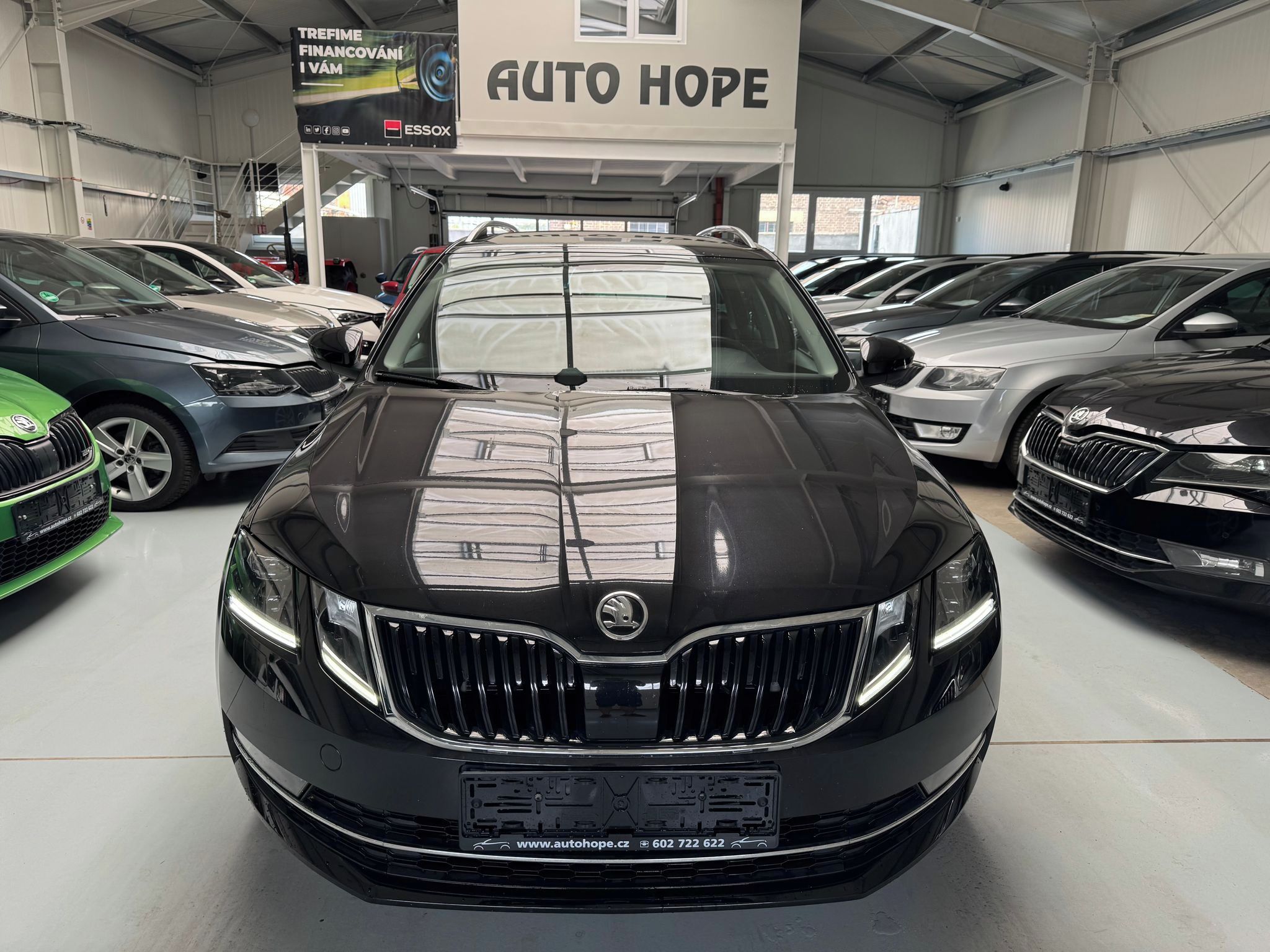 Škoda Octavia, combi 2.0 TDI DSG Style - fotka 2