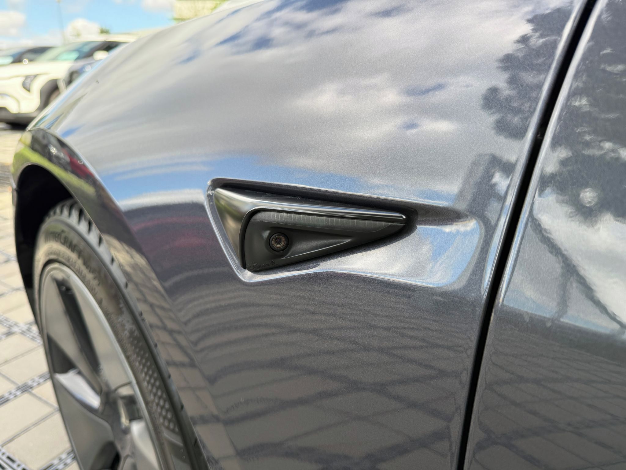 Tesla Model 3, Long Range AWD - fotka 6