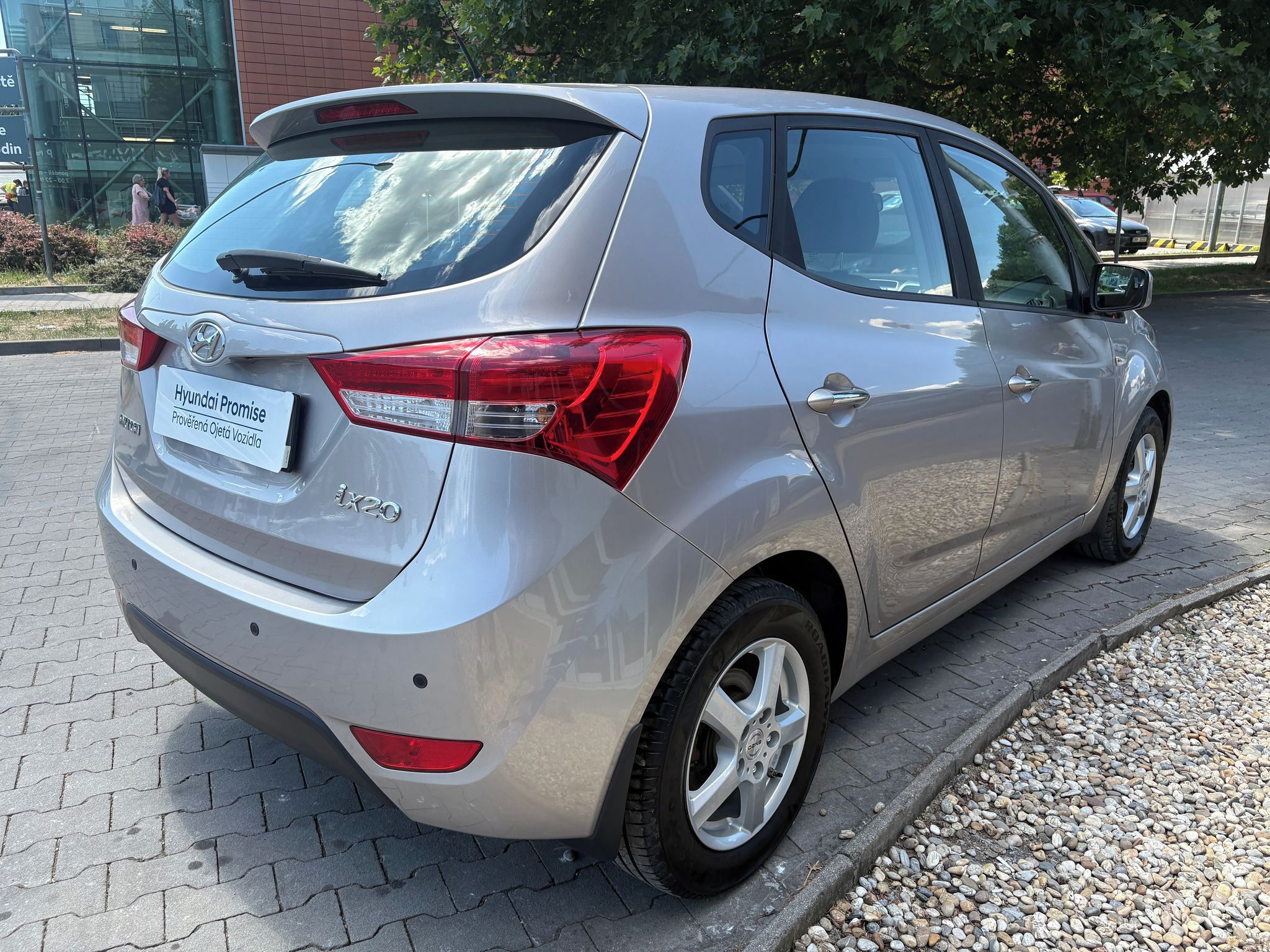 Hyundai ix20, Trikolor 1.6i 91kW - fotka 4