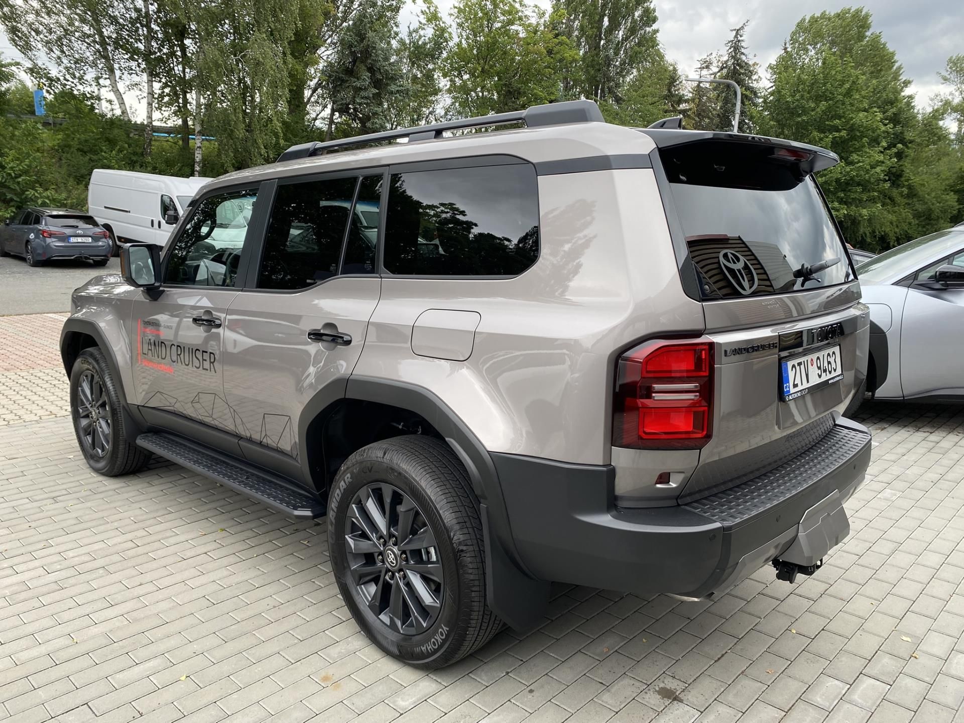 Toyota Land Cruiser, 2.8 MHEV Executive Skyview + t - fotka 4
