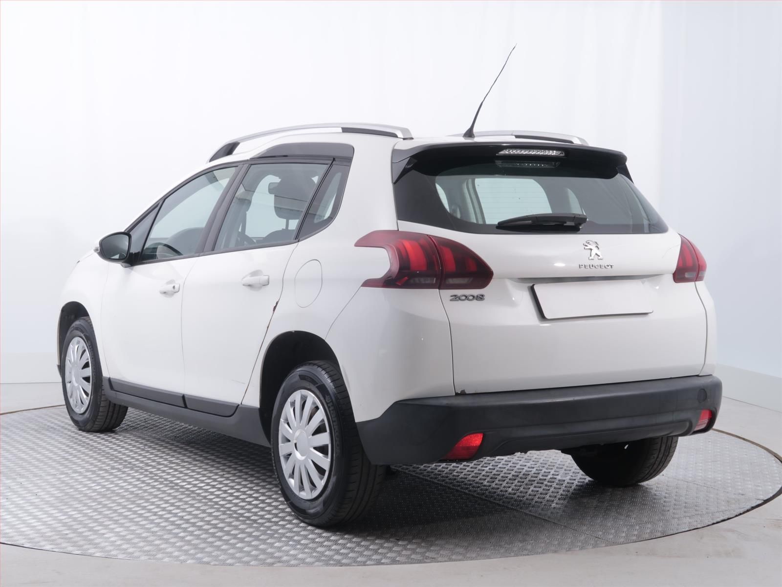 Peugeot 2008, 1.6 BlueHDi, Active - fotka 4