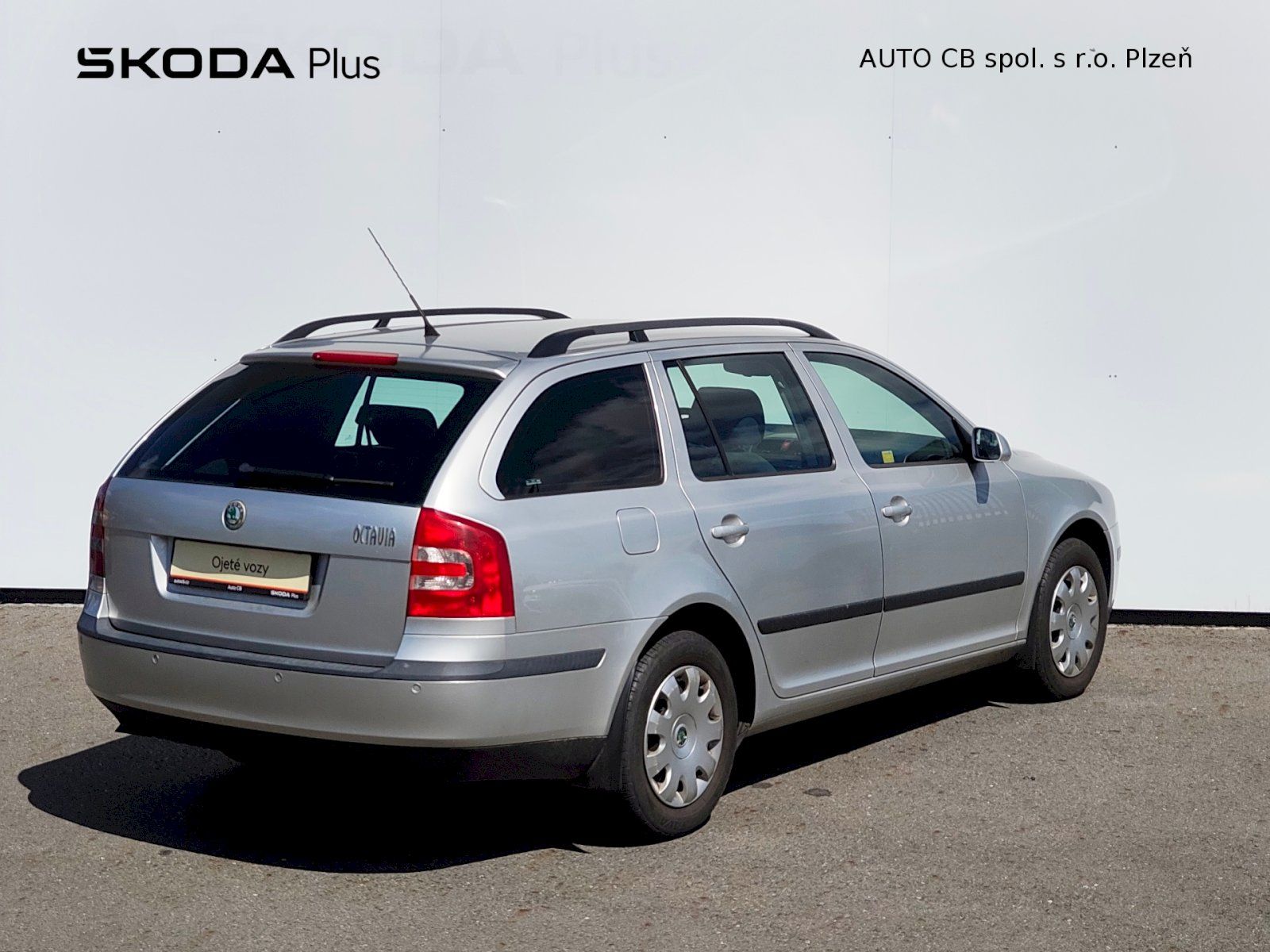 Škoda Octavia, 2.0 TDI PD Ambiente Combi - fotka 2