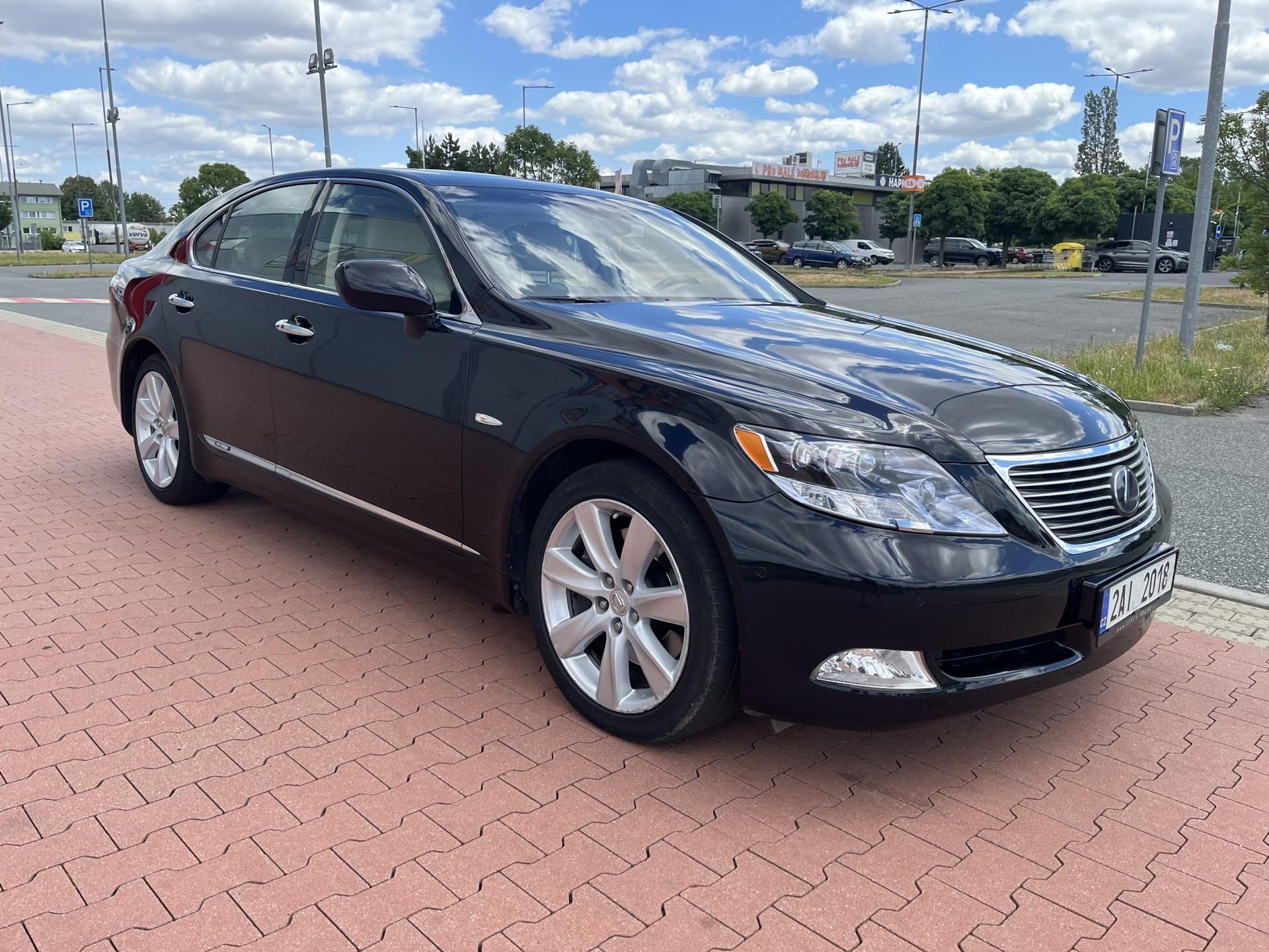 Lexus LS 600h, 5.0 V8 Hybrid 1.Majitel ČR - fotka 4