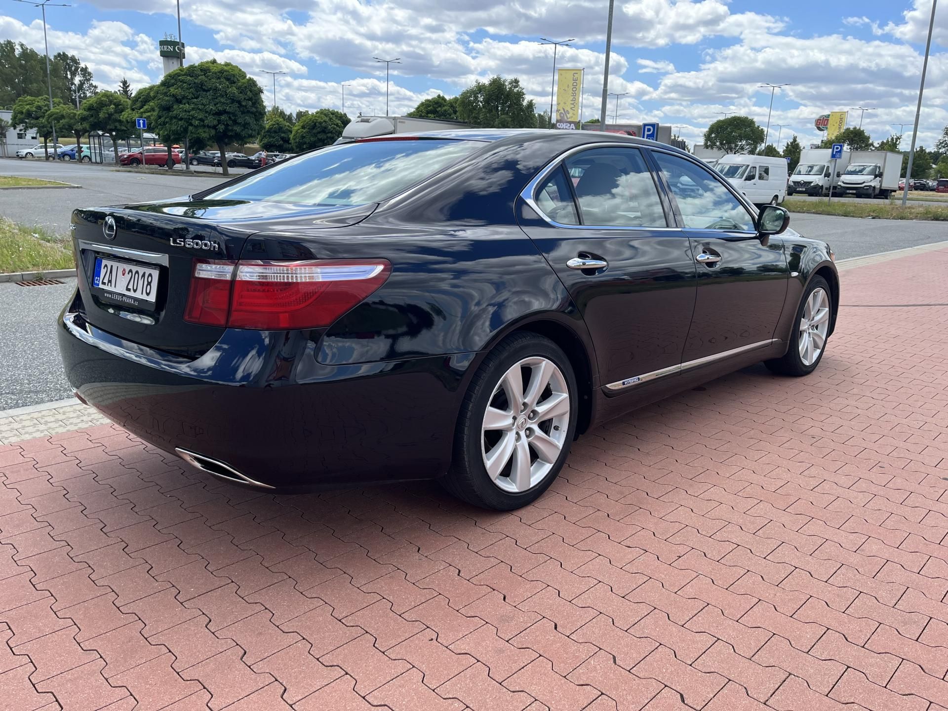 Lexus LS 600h, 5.0 V8 Hybrid 1.Majitel ČR - fotka 5