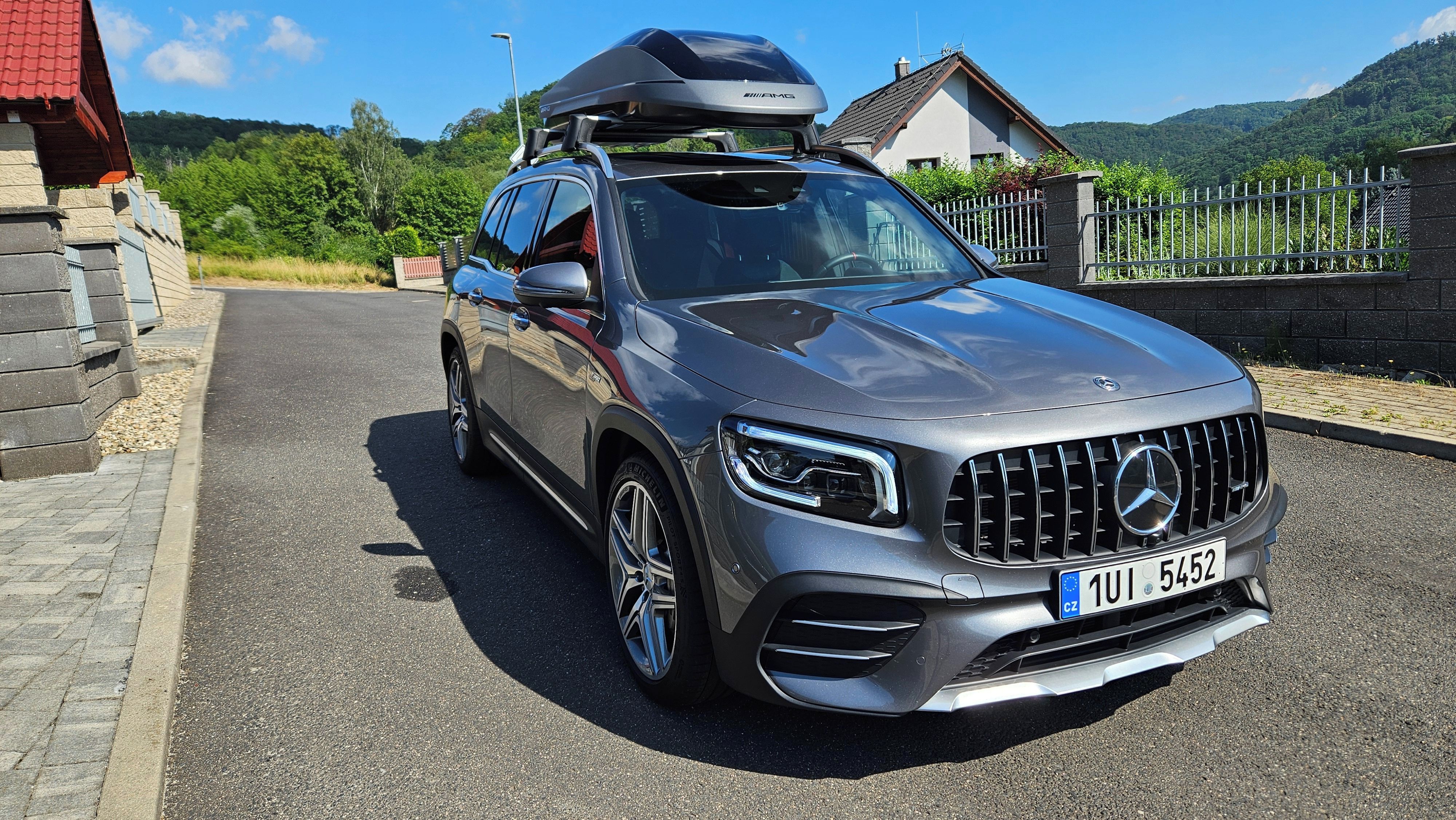 Mercedes-Benz GLB, AMG 35 - fotka 2