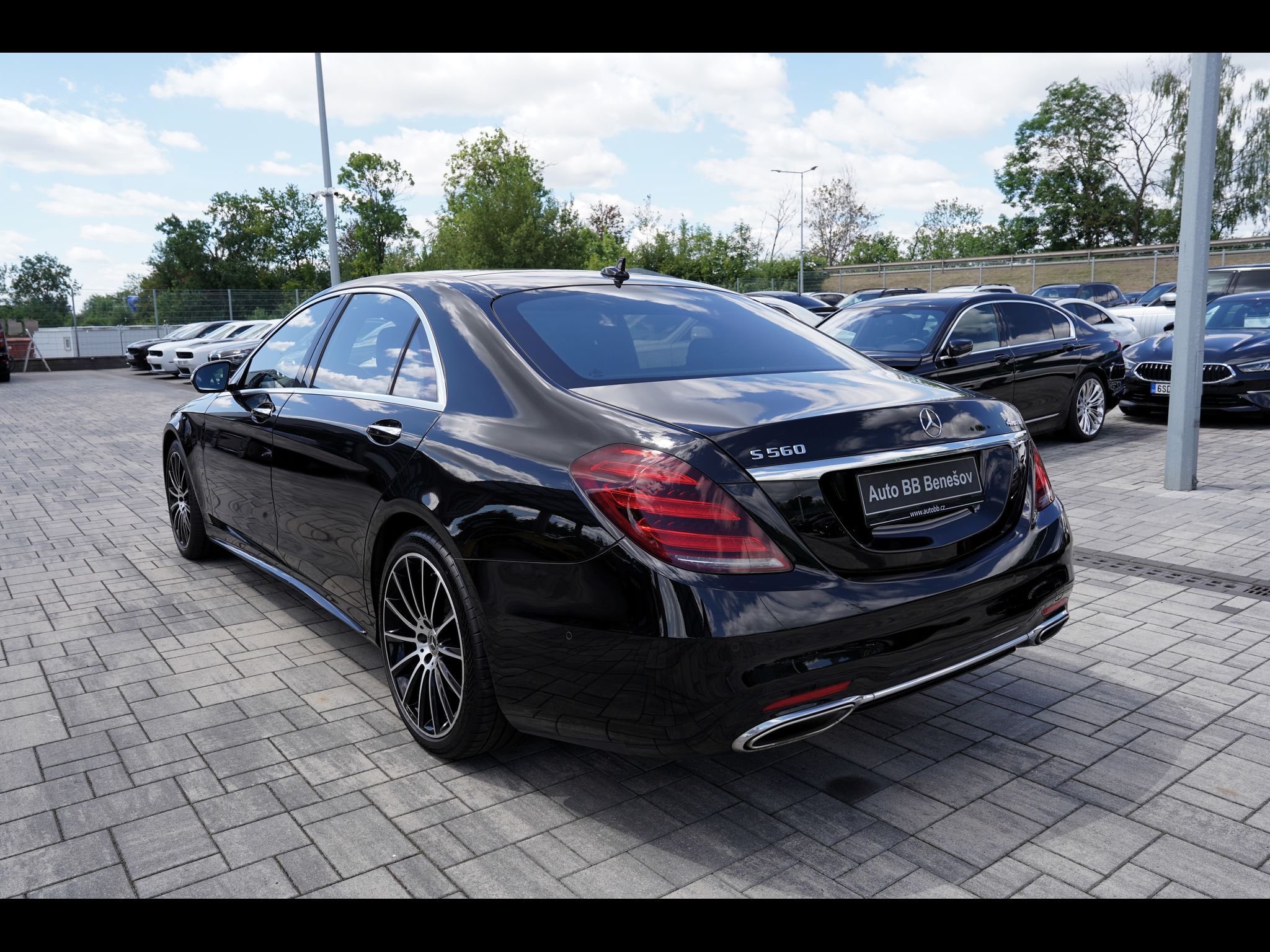 Mercedes-Benz Třídy S, S560 Long 4Matic V8/470PS - fotka 4