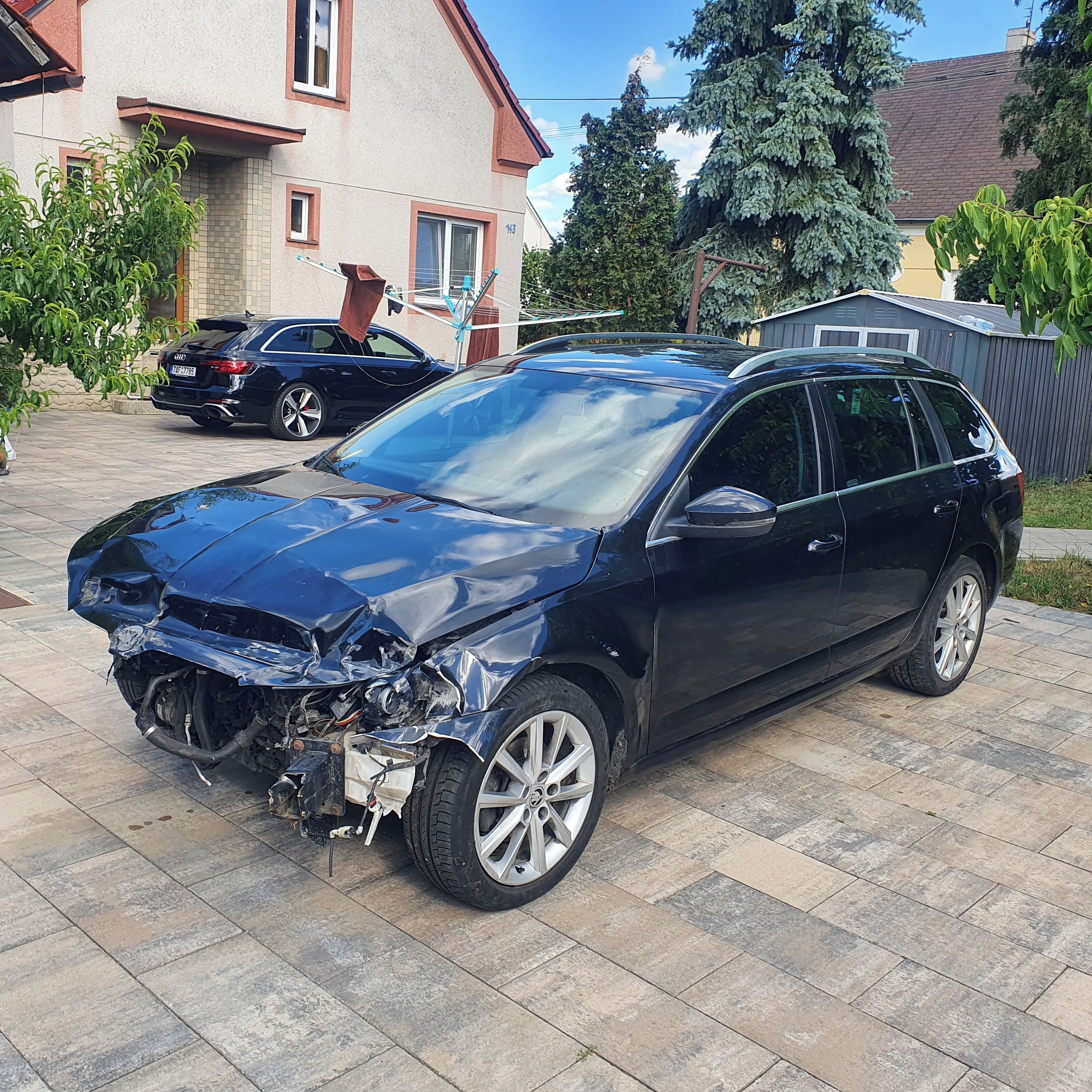 Škoda Octavia, Havarované - fotka 5