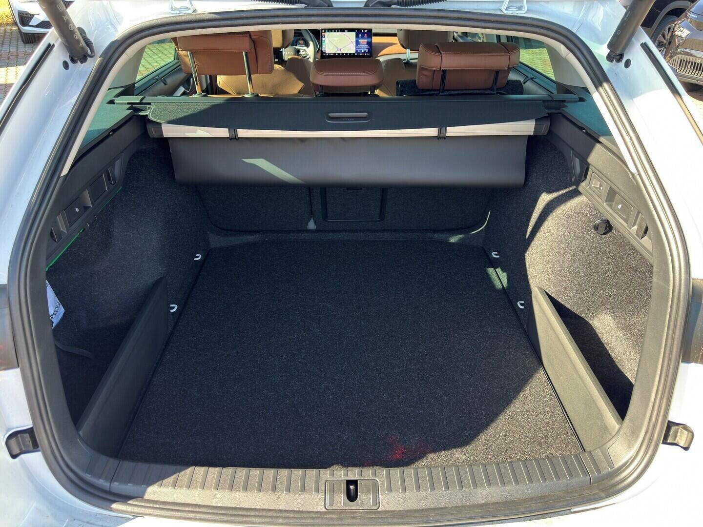 Škoda Octavia, Combi Exclusive Selection 1,5 - fotka 6