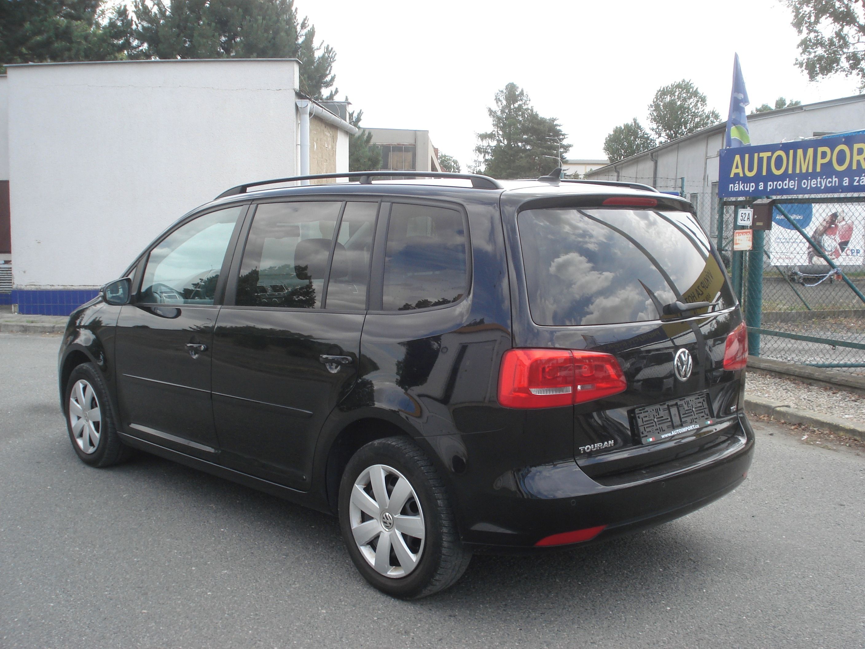 Volkswagen Touran, 1.6 TDi 7 MIST NAVI - fotka 3