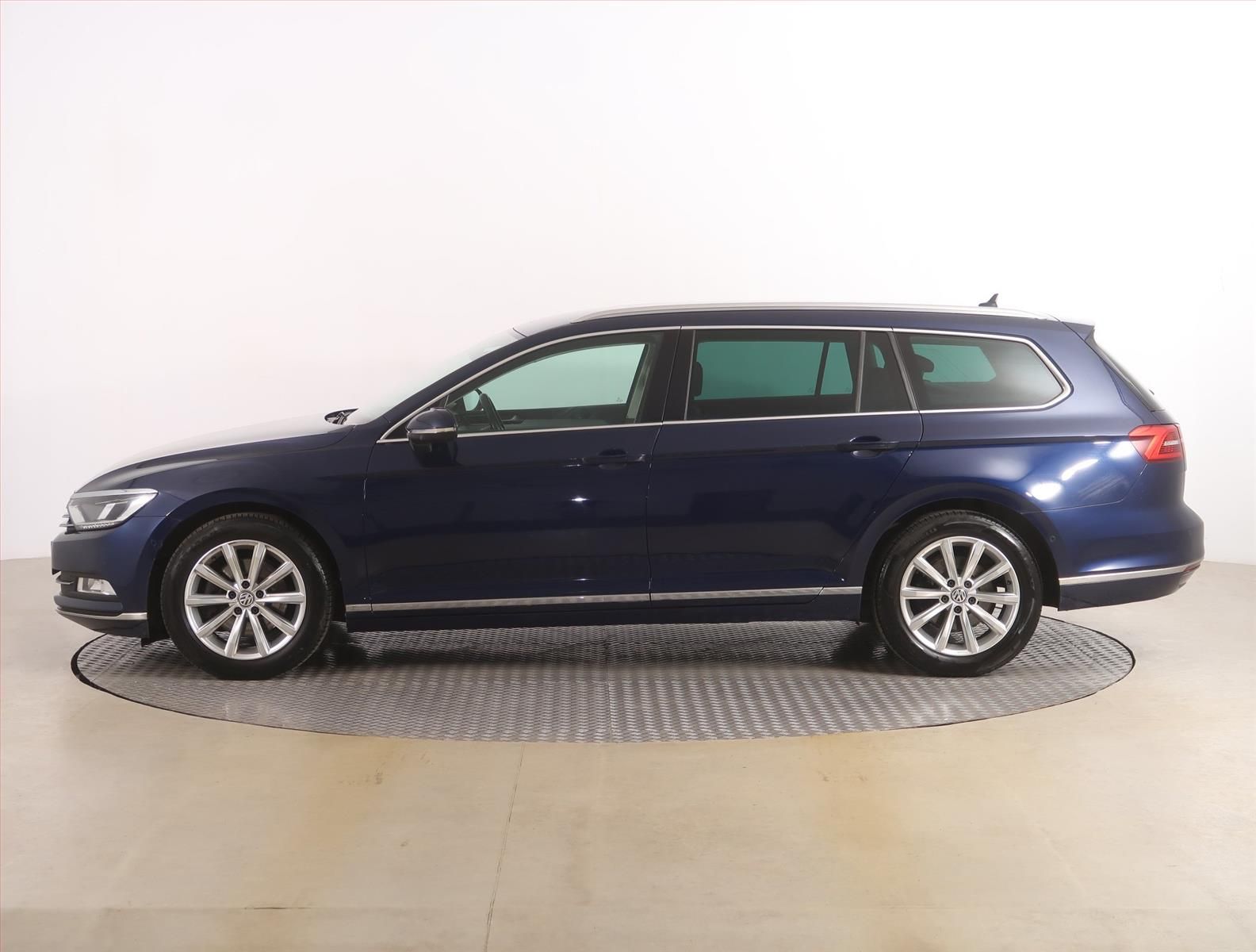Volkswagen Passat, 2.0 TDI - fotka 3