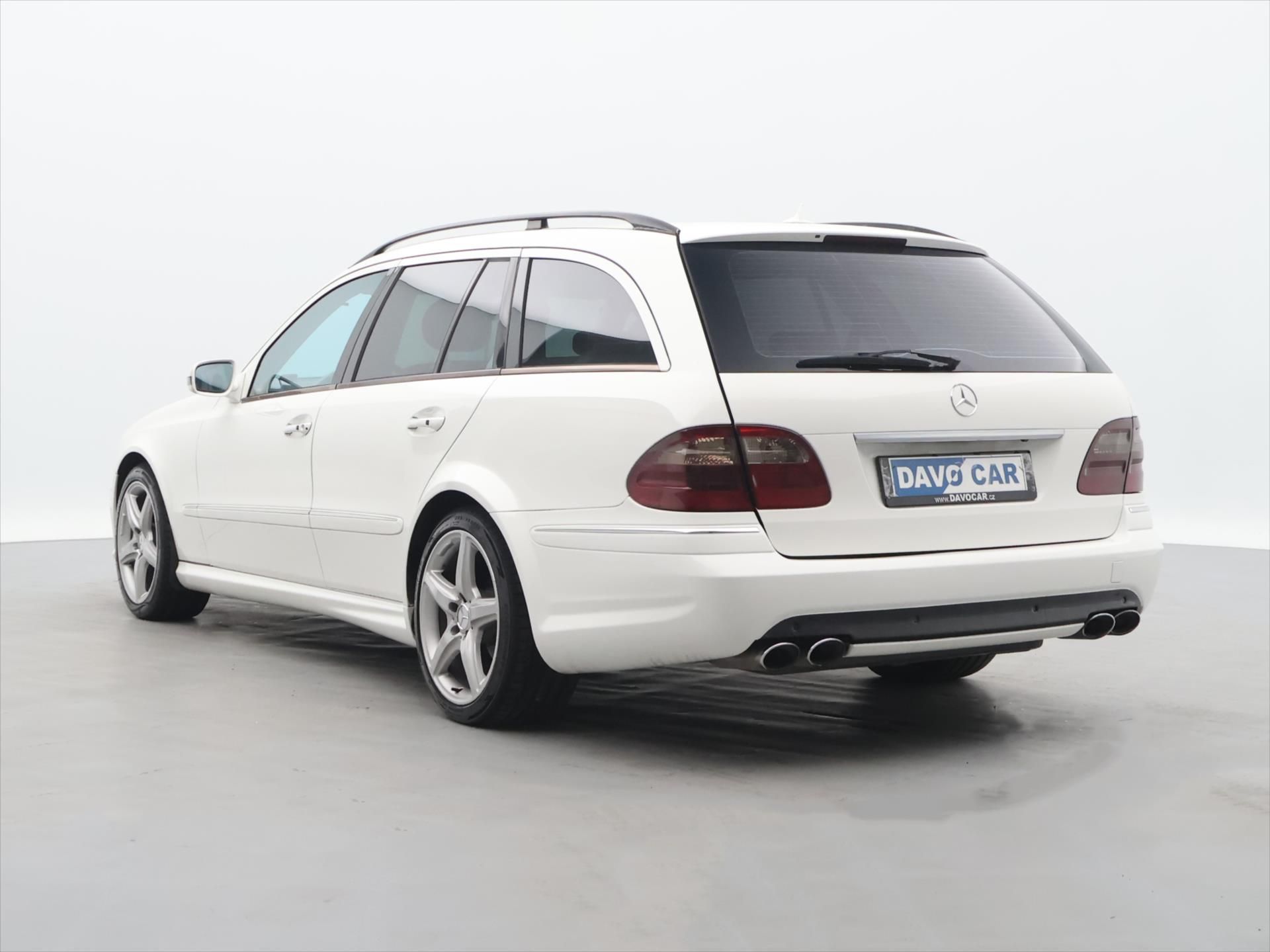 Mercedes-Benz Třídy E, 3,2 E320 165kW AMG Paket - fotka 5