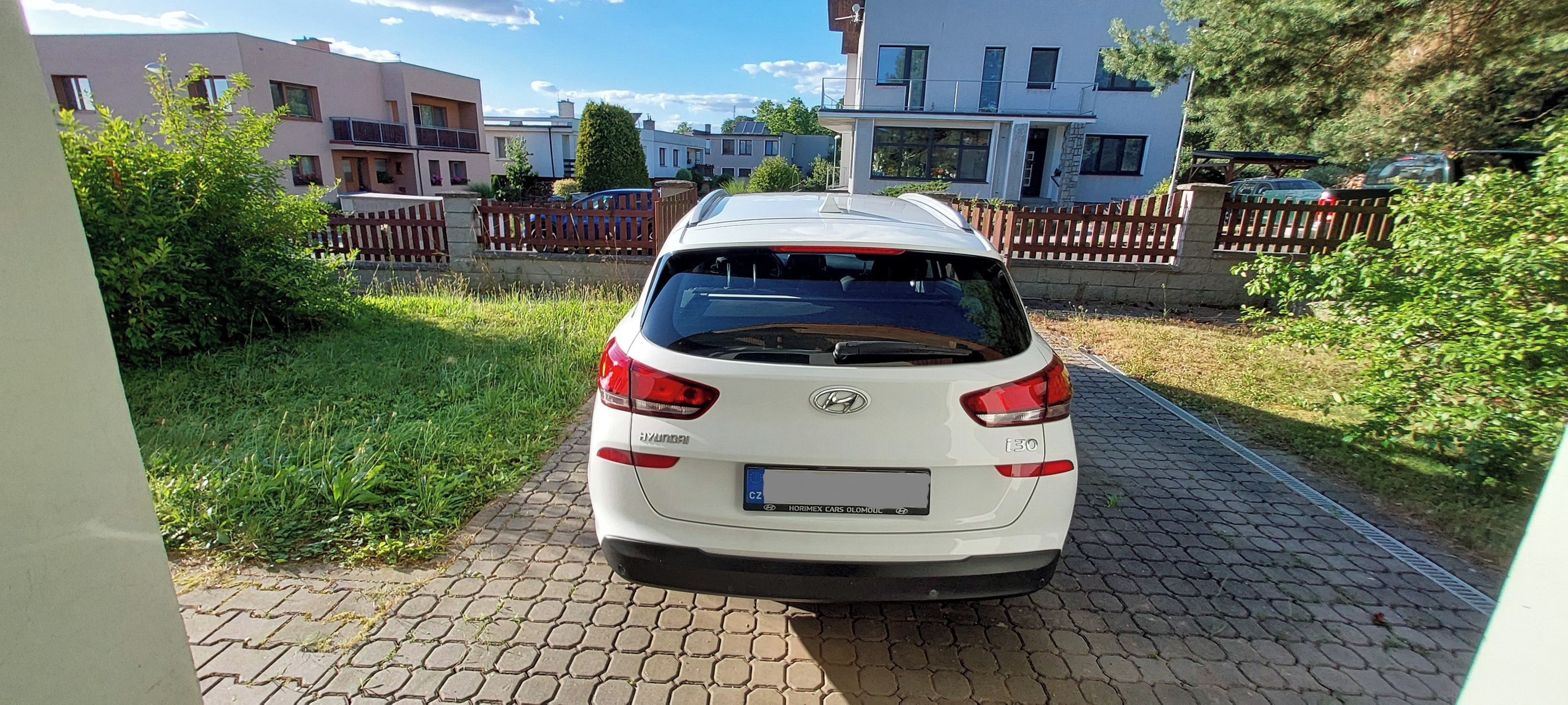 Hyundai i30, kombi 1.6 CRDi 85Kw,STK 4/2028 - fotka 4