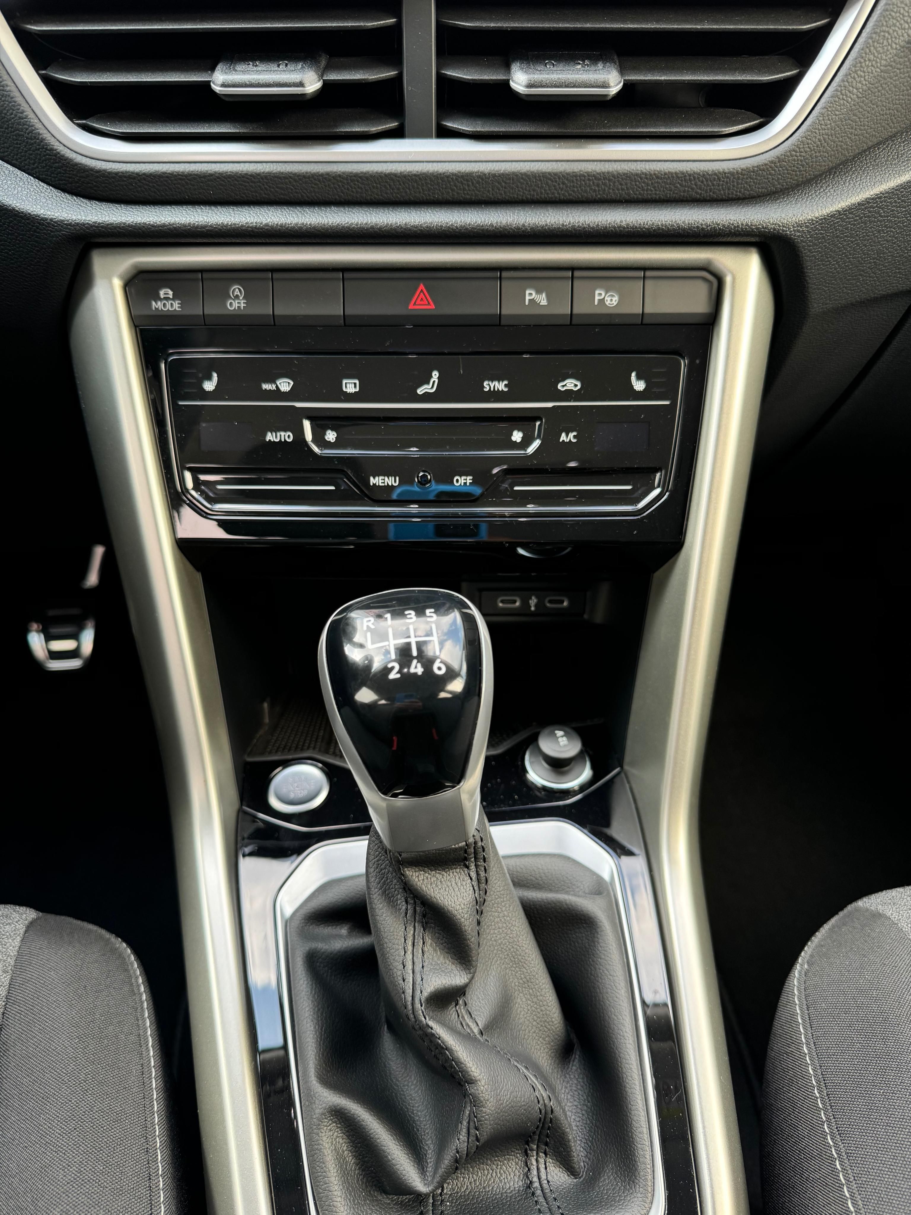 Volkswagen T-Roc, 1.0 TSI Life, tažné - fotka 5