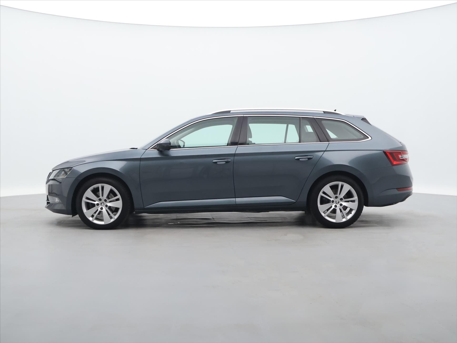 Škoda Superb, 2,0 TDI 110kW Style CZ DPH - fotka 4
