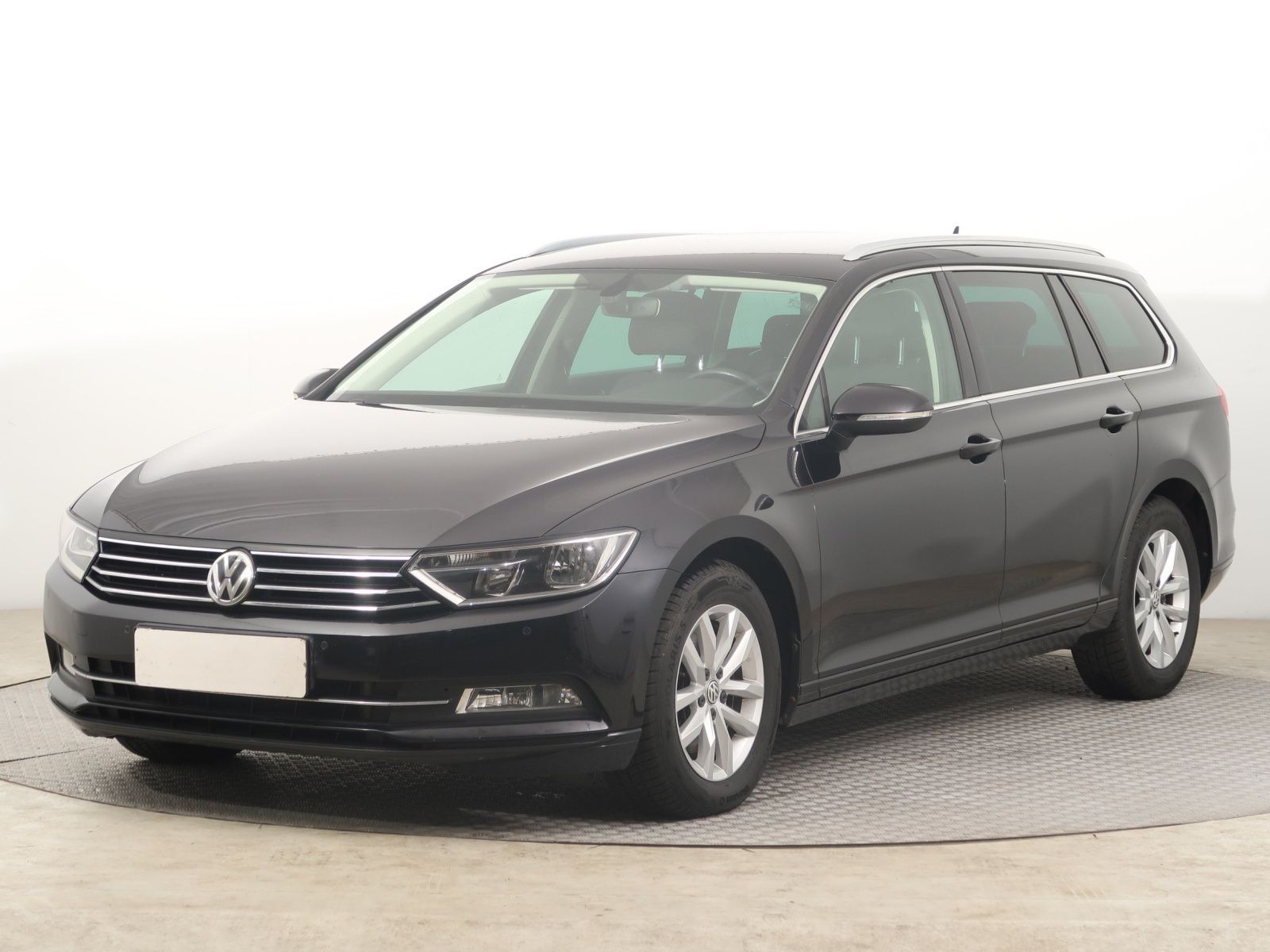 Volkswagen Passat, 1.6 TDI, Comfortline, Navi - fotka 3