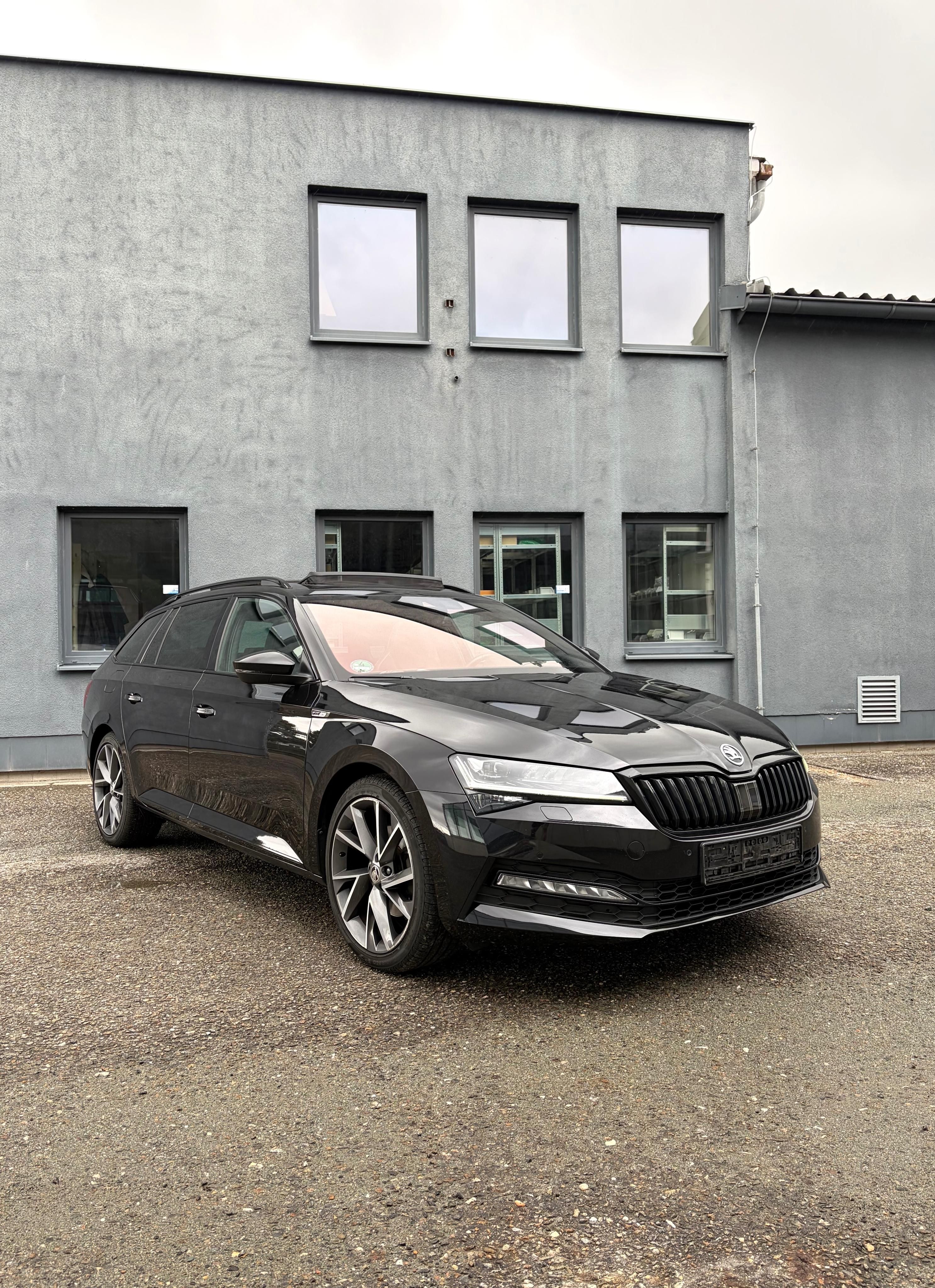 Škoda Superb, 2.0TSI 140kw SPORTLINE - fotka 4