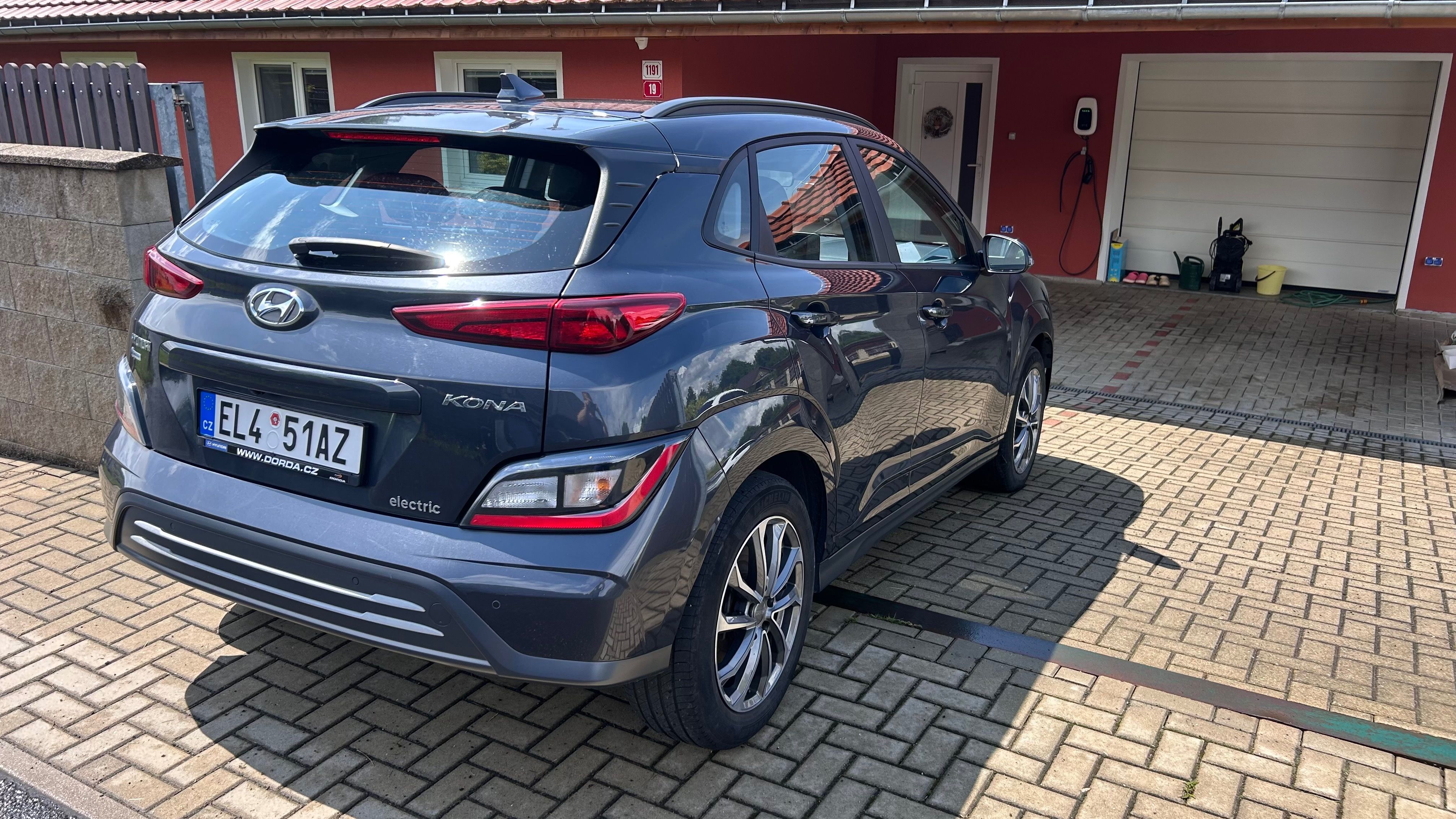 Hyundai Kona, první majitel, koupeno v ČR - fotka 4