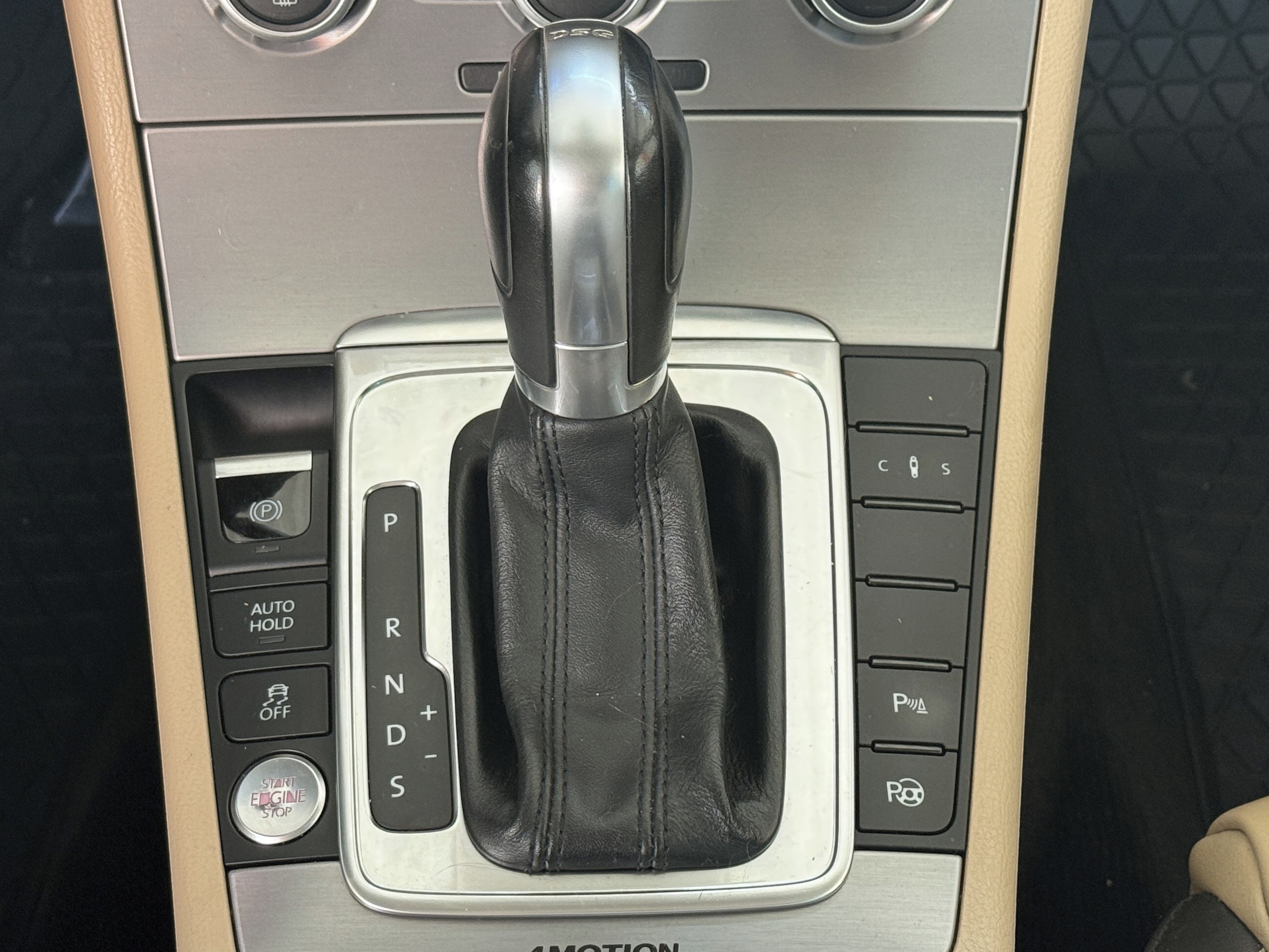Volkswagen CC, R-Line, 3.6 V6 220kW - fotka 5