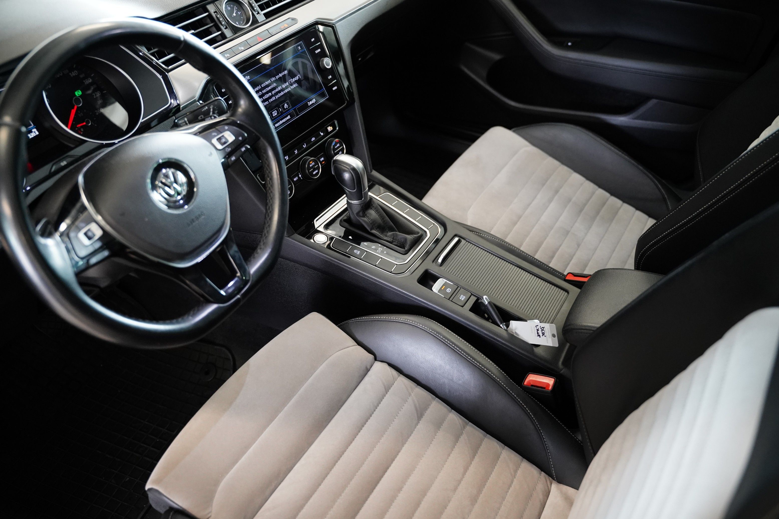 Volkswagen Passat, 2.0 TDI 110 kW DSG Highline - fotka 5