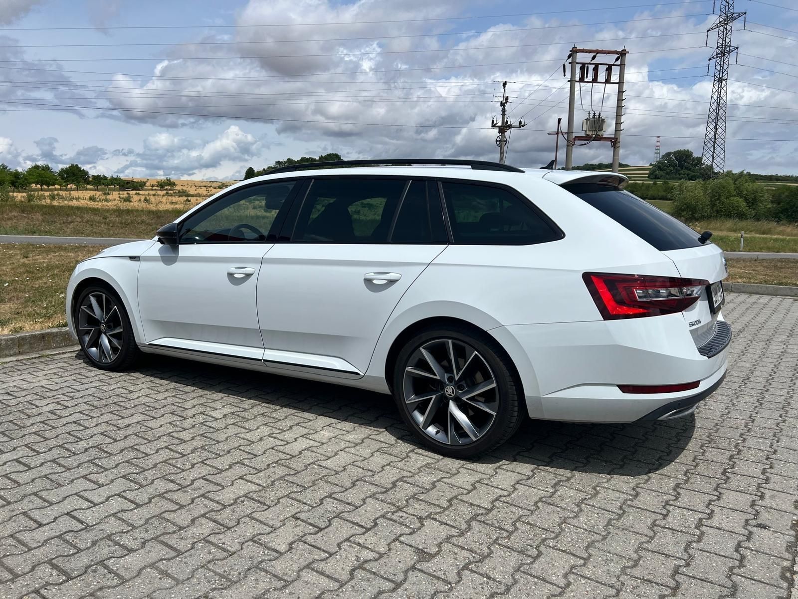 Škoda Superb, 2.0 TDi Sportline - fotka 3