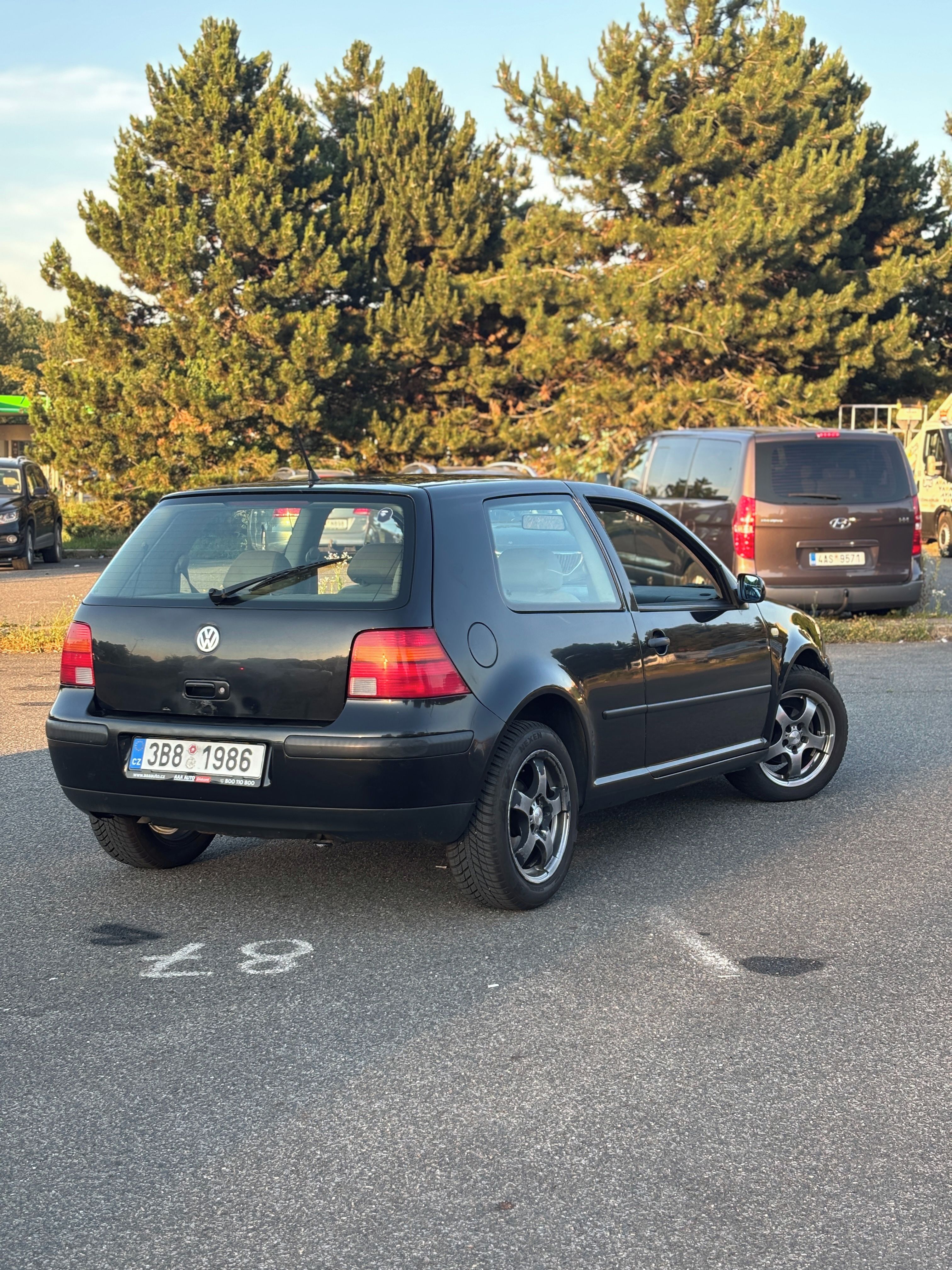 Volkswagen Golf, Volkswagen Golf IV, 1.6 benzin - fotka 2