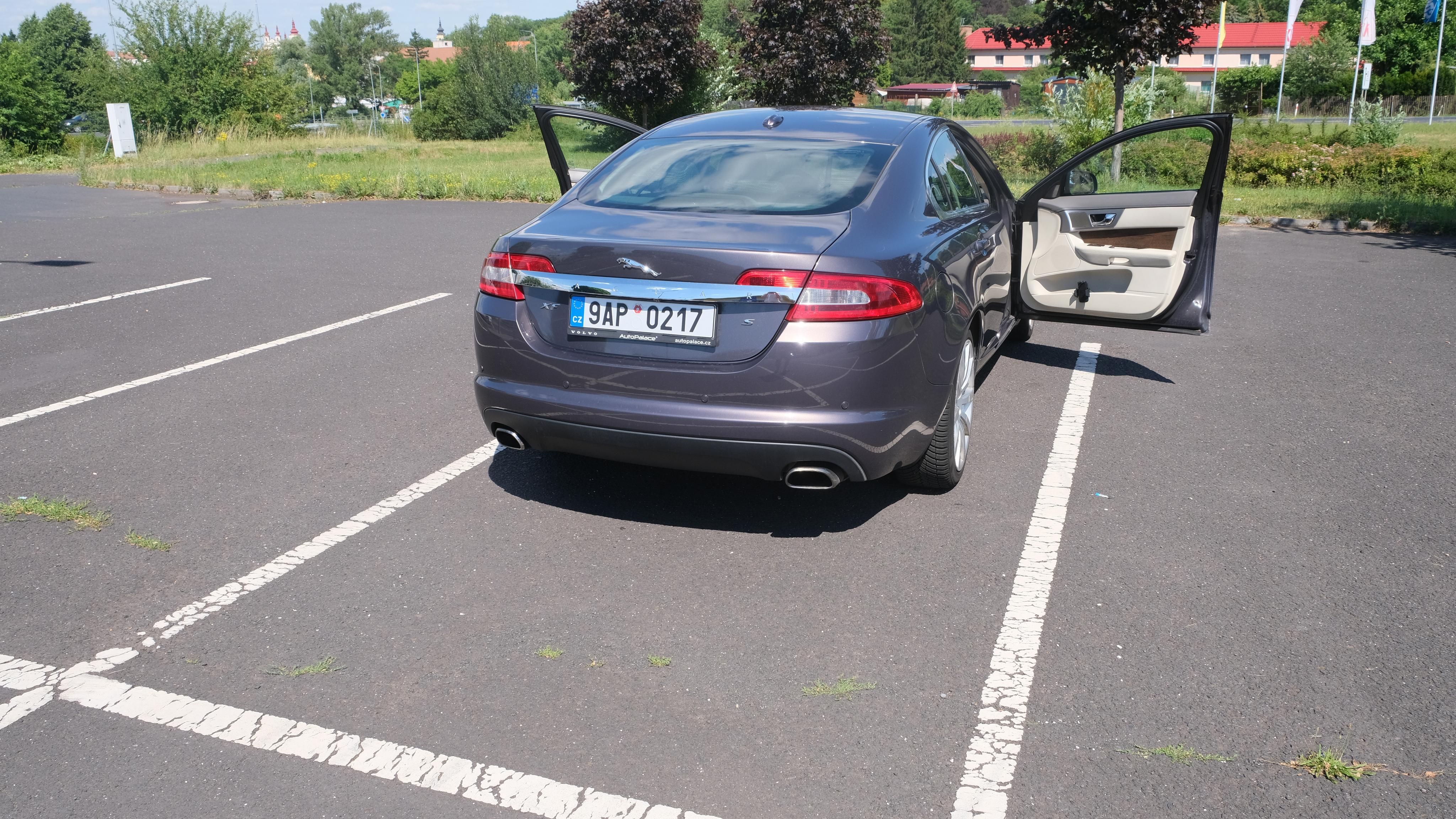 Jaguar XF - fotka 4