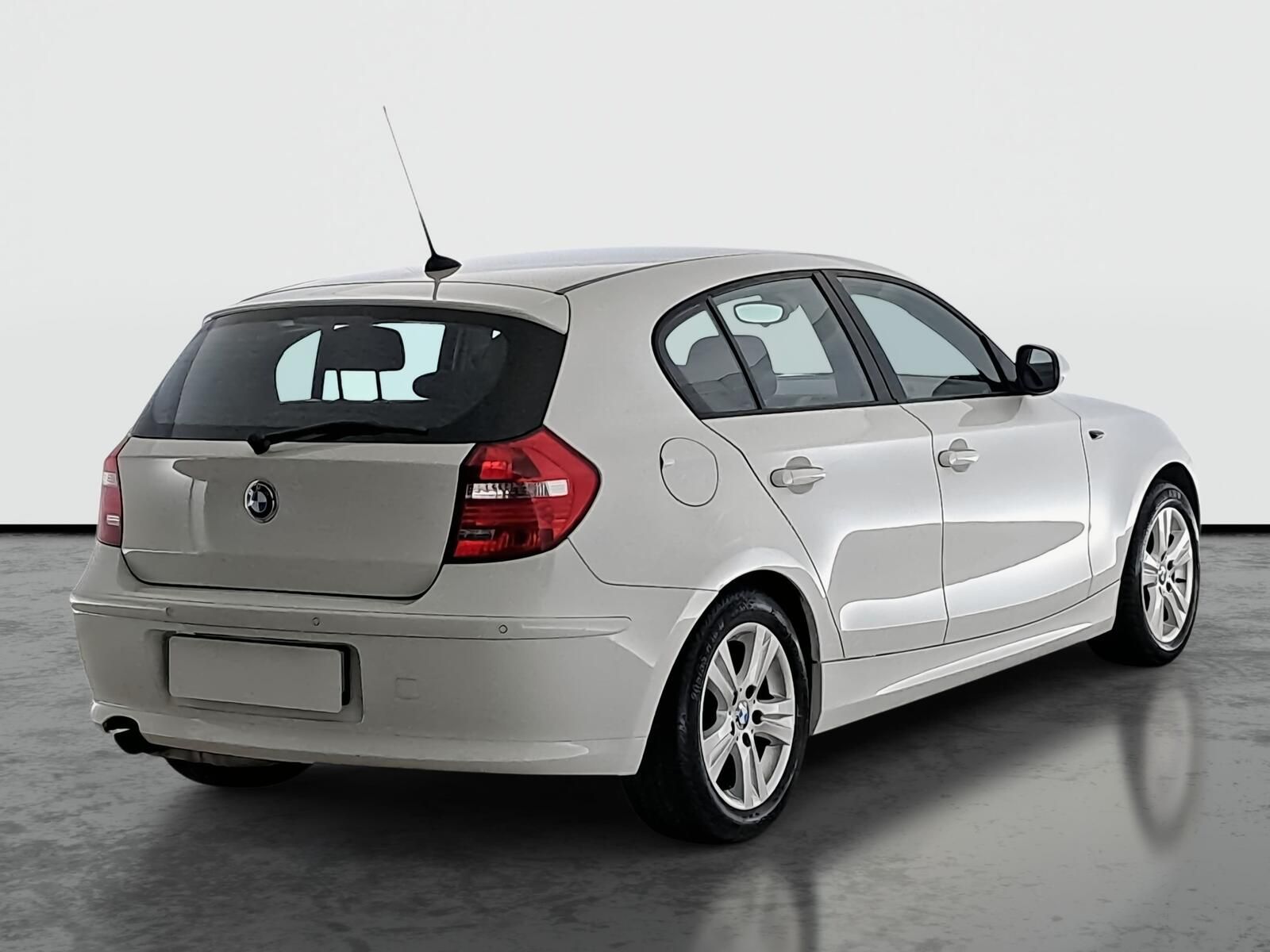 BMW Řada 1, 116i, Tažné - fotka 5