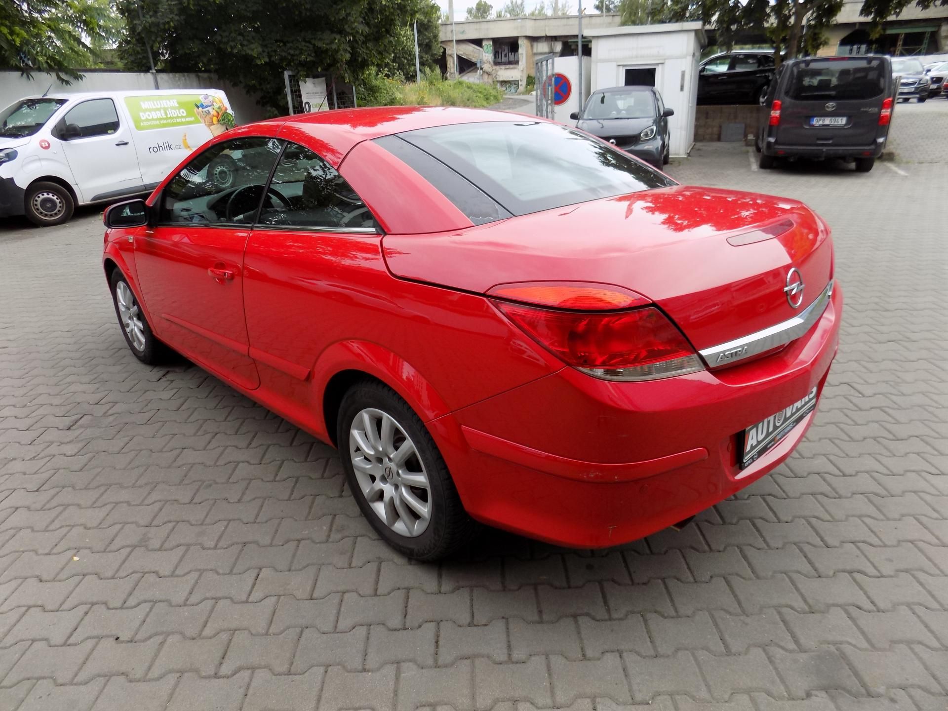 Opel Astra, 1.8 16V - fotka 5