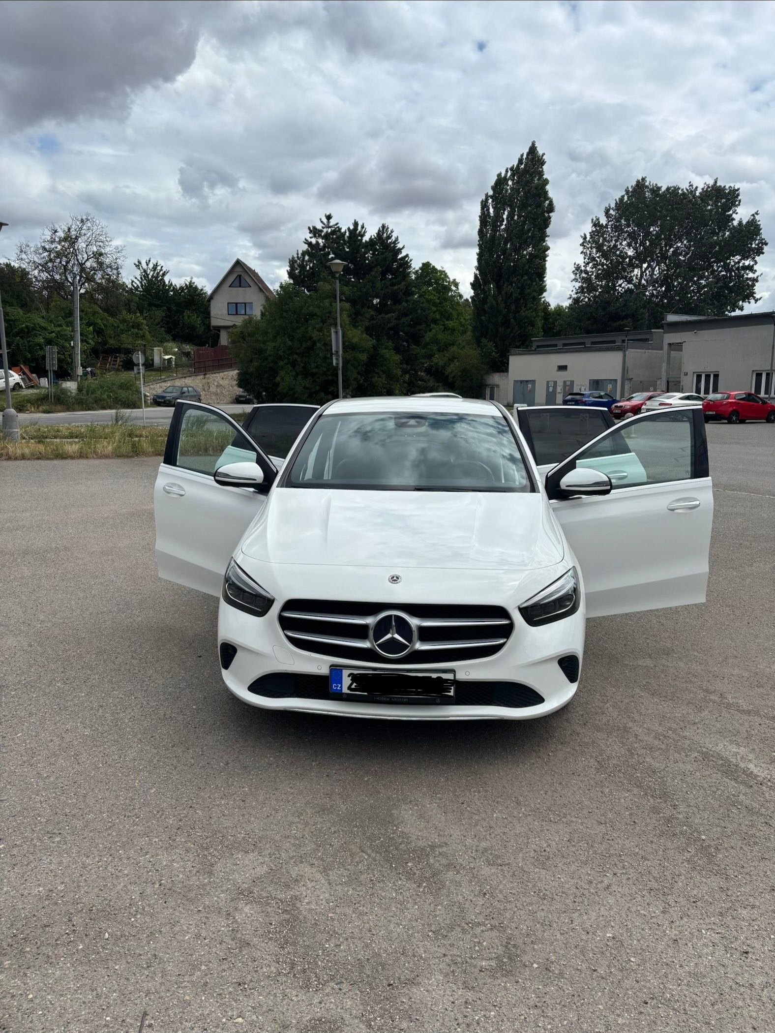 Mercedes-Benz Třídy B, B 180D, 66 400 km,Automat - fotka 4