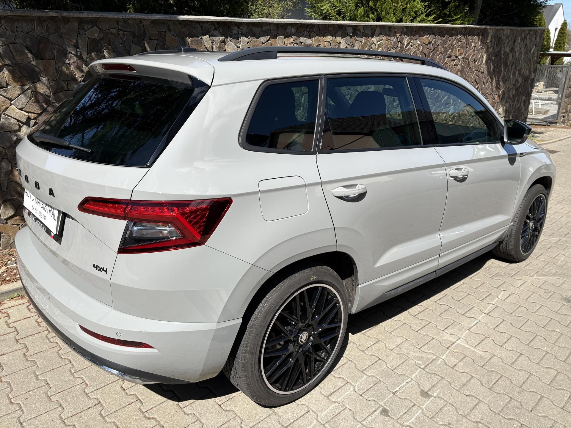 Škoda Karoq, 2.0TSi 140kW 4x4SPORTLINE - fotka 3