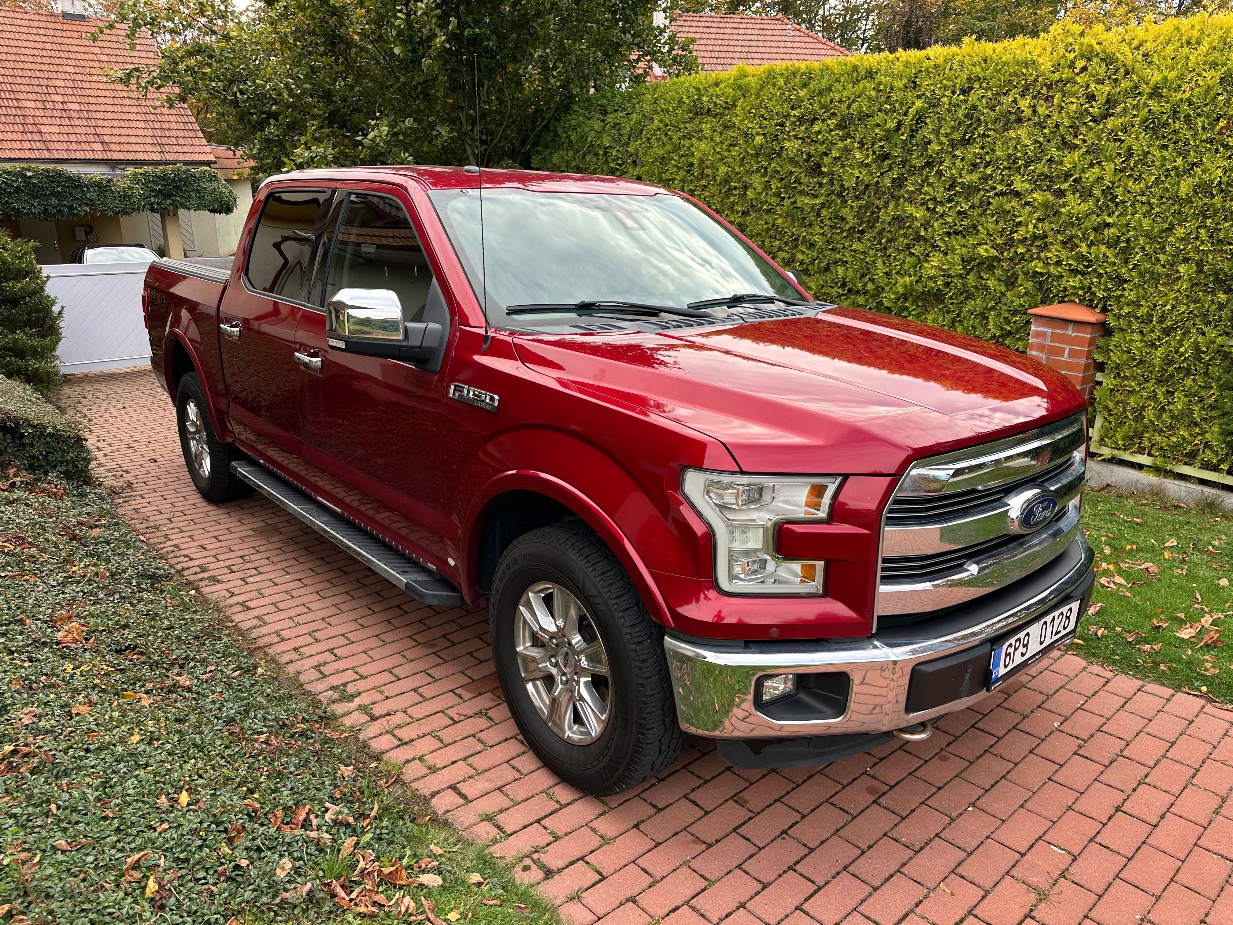 Ford F-150, 5.0 V8 Lariat - fotka 2
